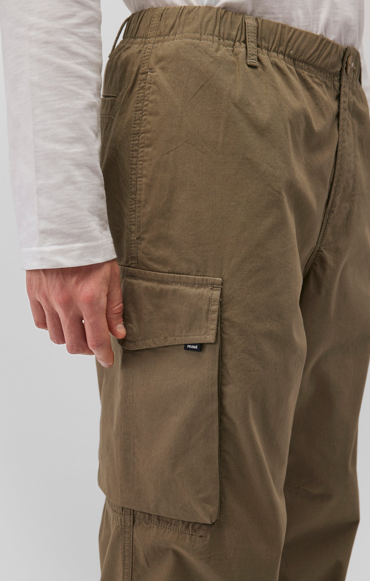 DOUBLE POCKET CARGO PANTS IN COVERT GREEN - Mavi Jeans