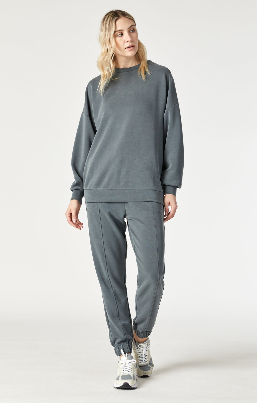 LUXE TOUCH TENCEL™ SWEATSHIRT IN URBAN CHIC - Mavi Jeans