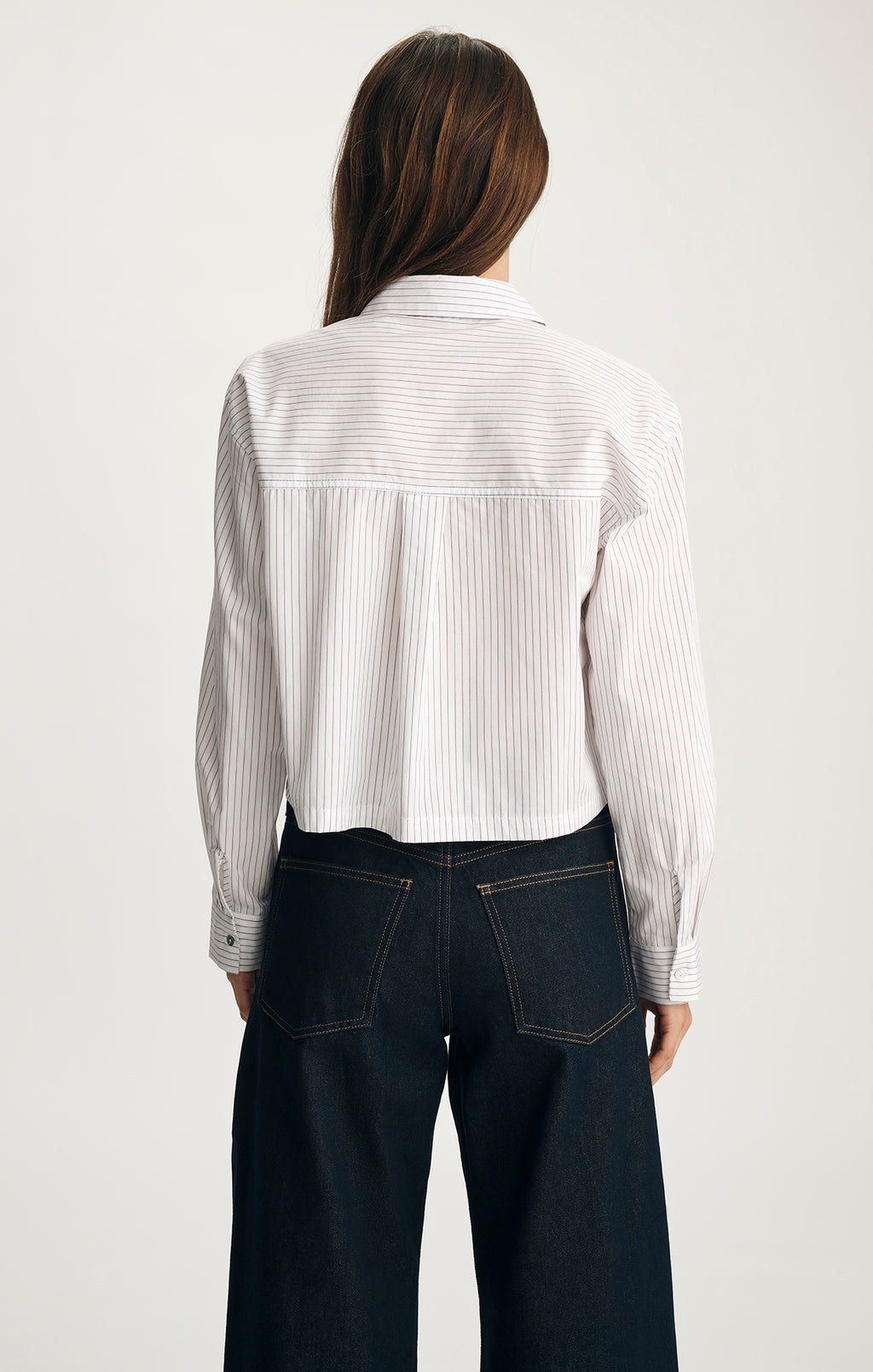 CROPPED LONG SLEEVE BUTTON-UP SHIRT IN BURGUNDY STRIPE