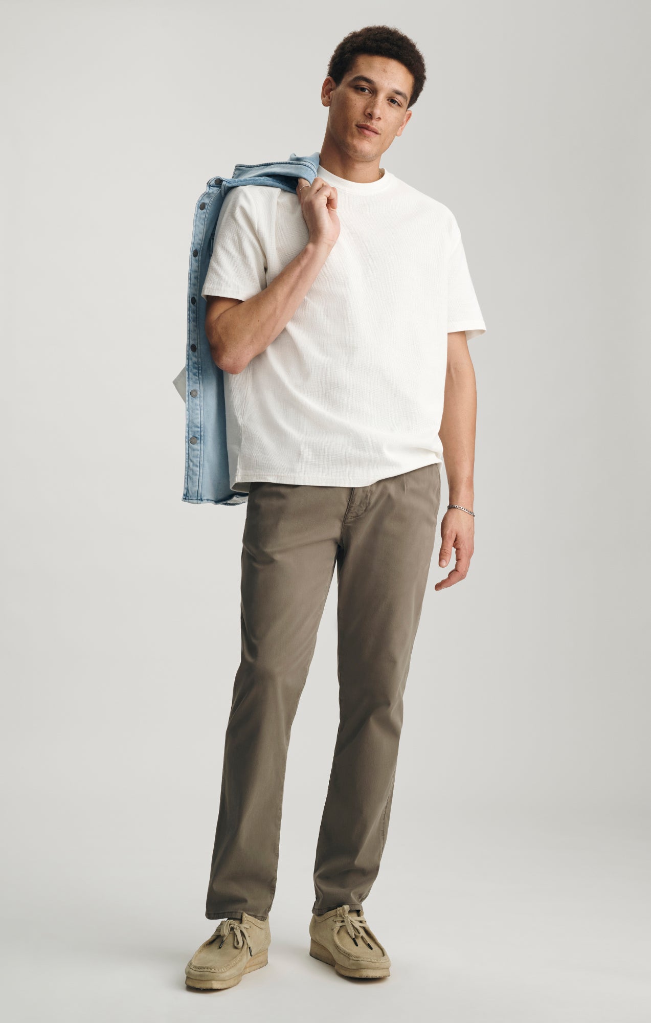 WILL PLEATED STRAIGHT CHINO IN PINE CITY - Mavi Jeans