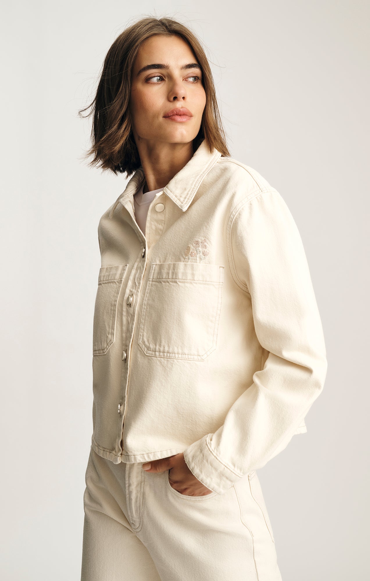 PAOLA CROPPED DENIM OVERSHIRT IN CREAM DENIM
