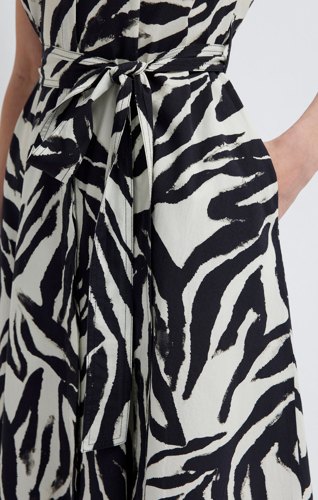 Robe-chemise midi en lin à ceinture imprimée zèbre batic