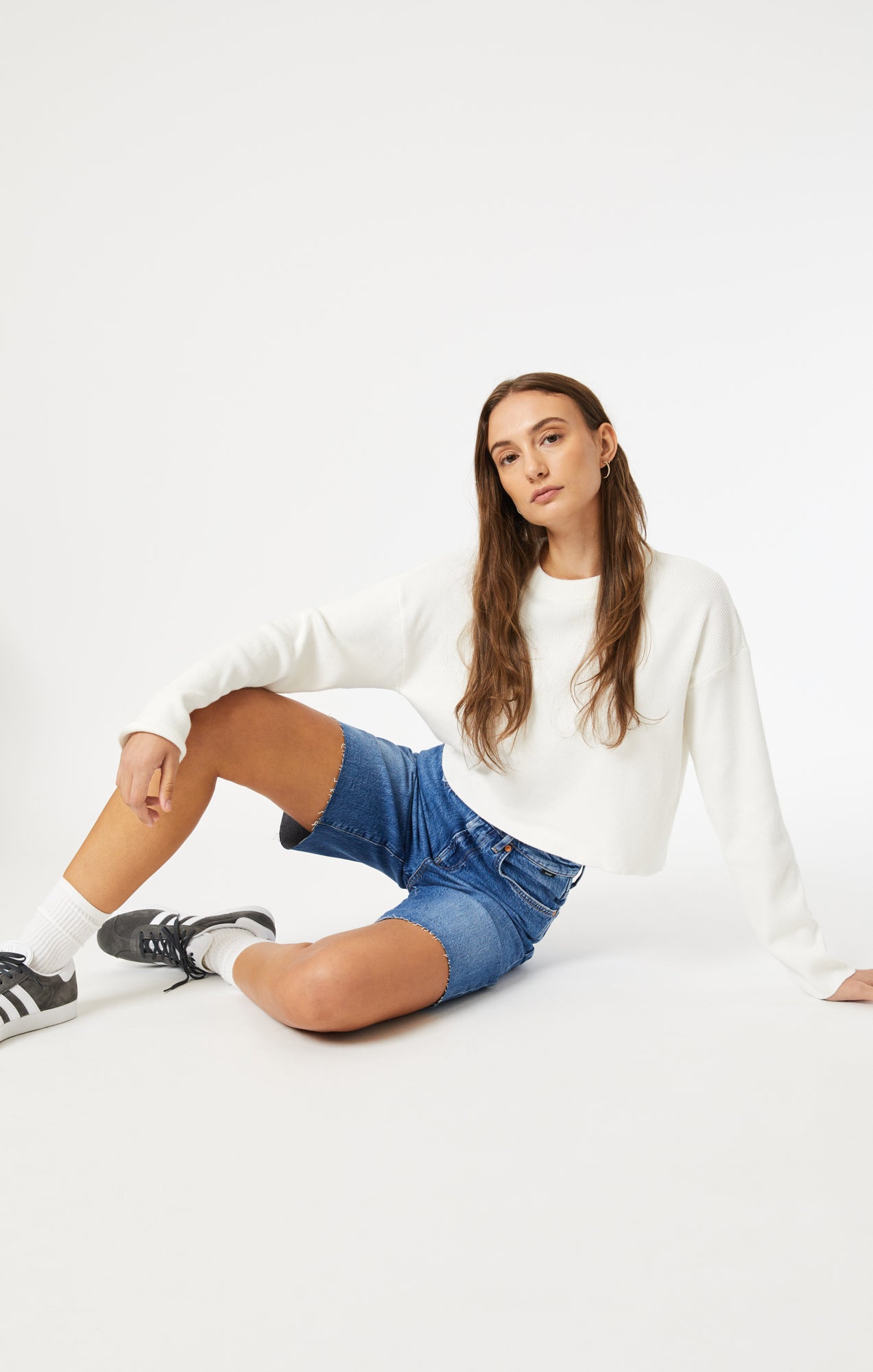 SELINA SHORTS IN MID BRUSHED CLASSIC BLUE - Mavi Jeans