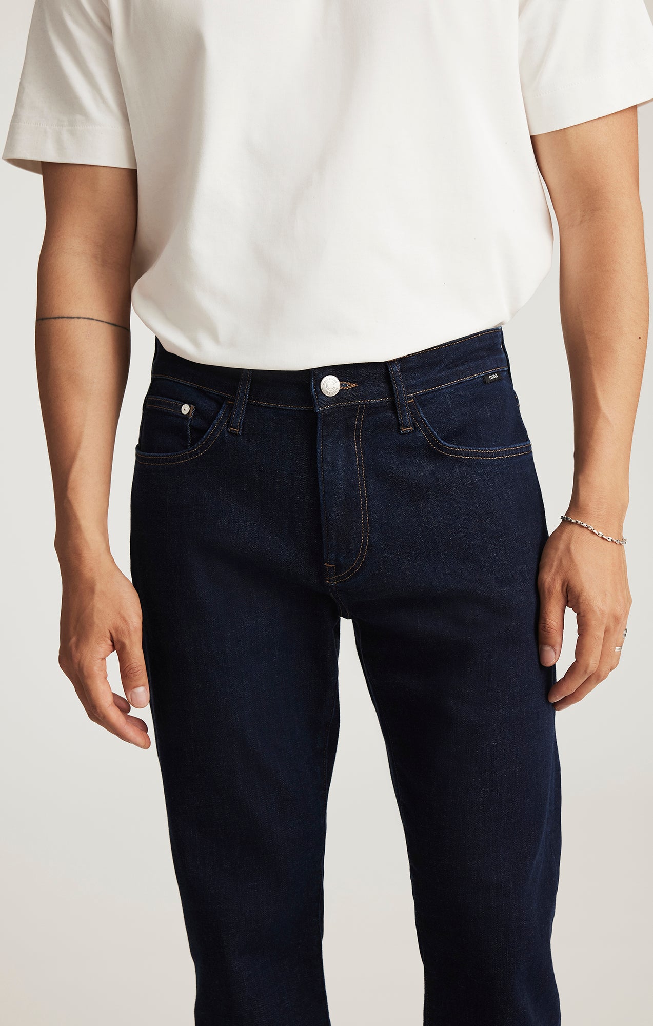 ZACH STRAIGHT LEG IN RINSE FEATHER BLUE - Mavi Jeans