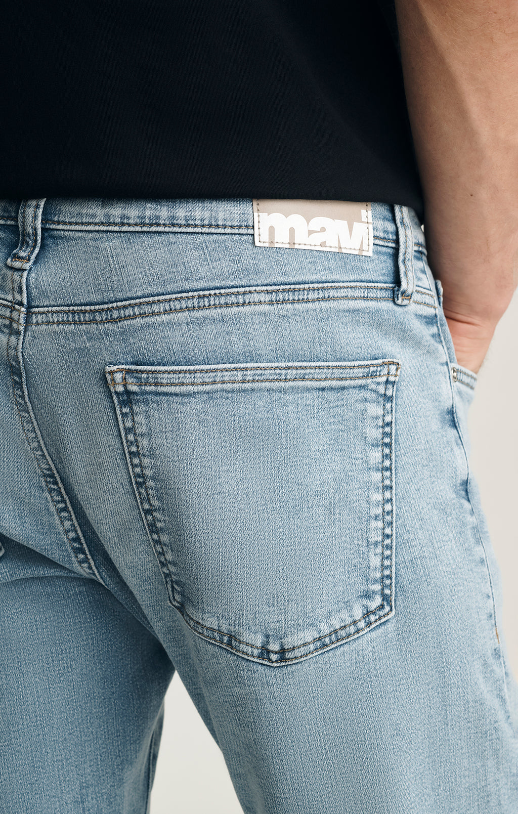 MARCUS SLIM STRAIGHT LEG IN LIGHT USED CLASSIC VINTAGE - Mavi Jeans