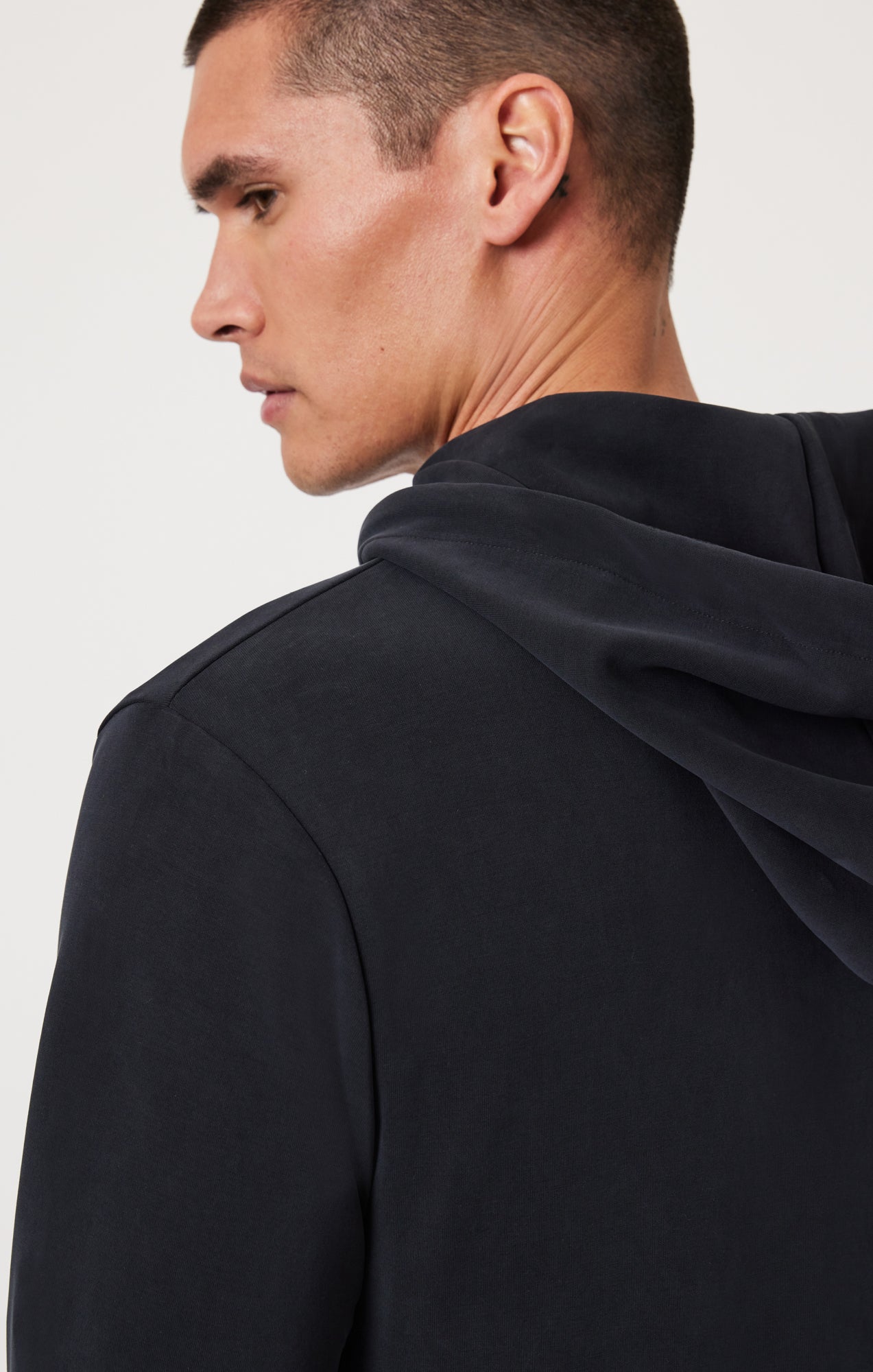 QUARTER ZIP HOODIE IN JET BLACK - Mavi Jeans