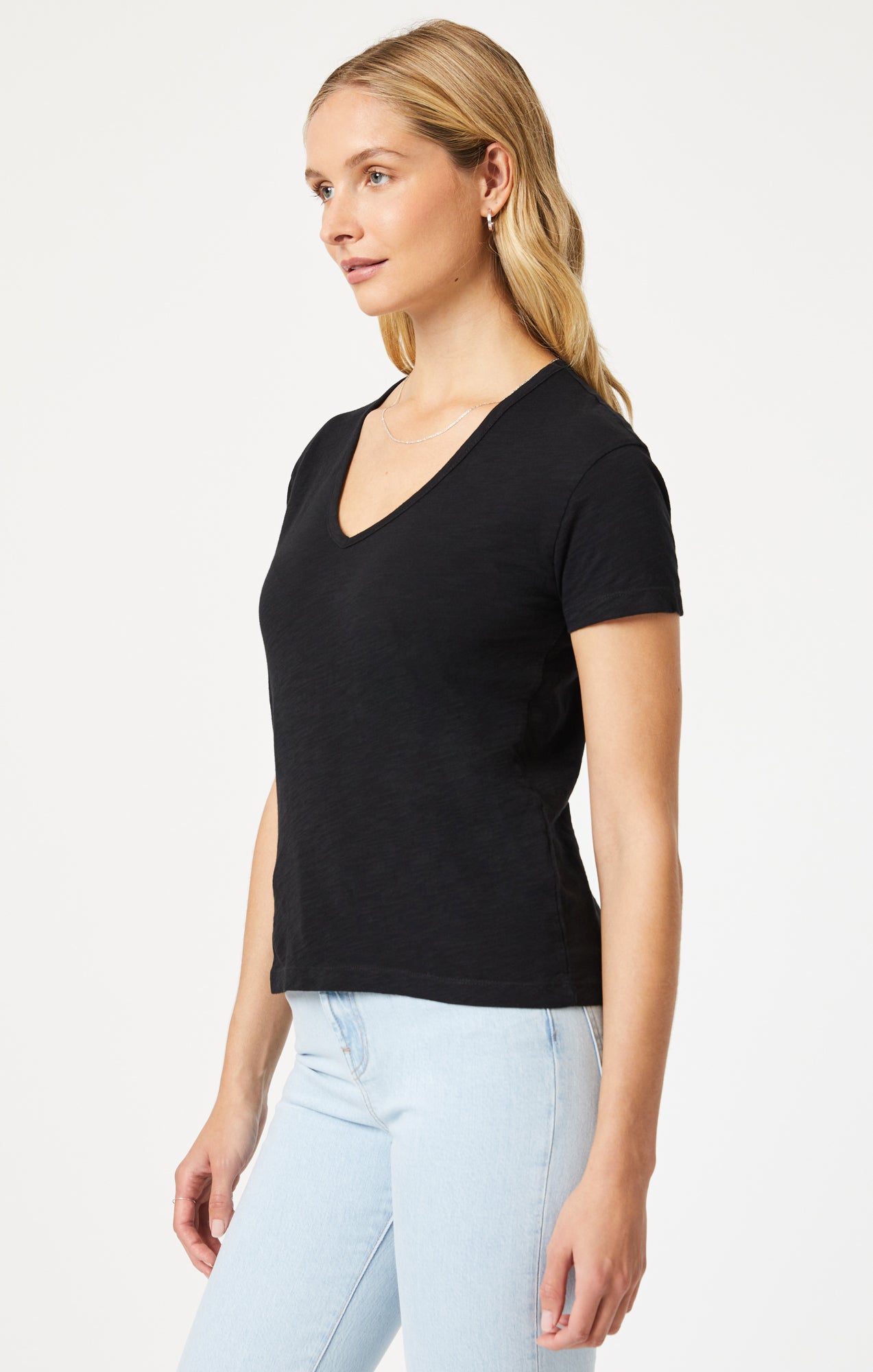 V-NECK T-SHIRT IN BLACK - Mavi Jeans