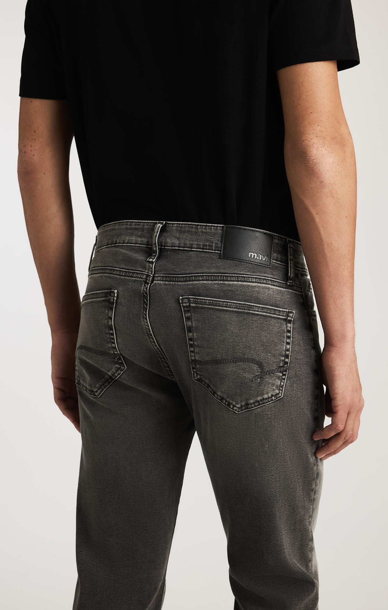 MARCUS SLIM STRAIGHT LEG IN MID SMOKE SUPERMOVE