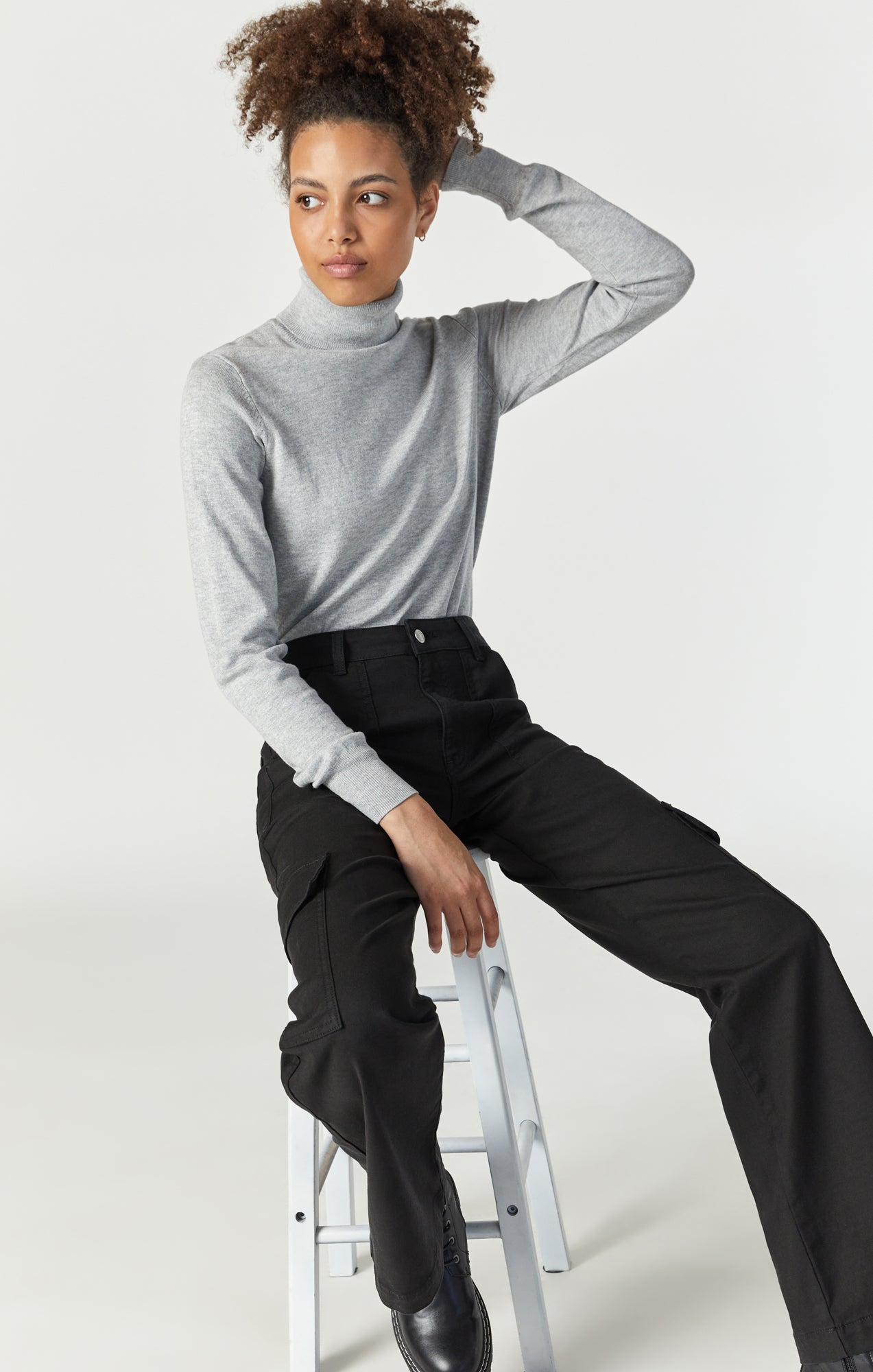 ALVA STRAIGHT CARGO IN BLACK LUXE TWILL - Mavi Jeans