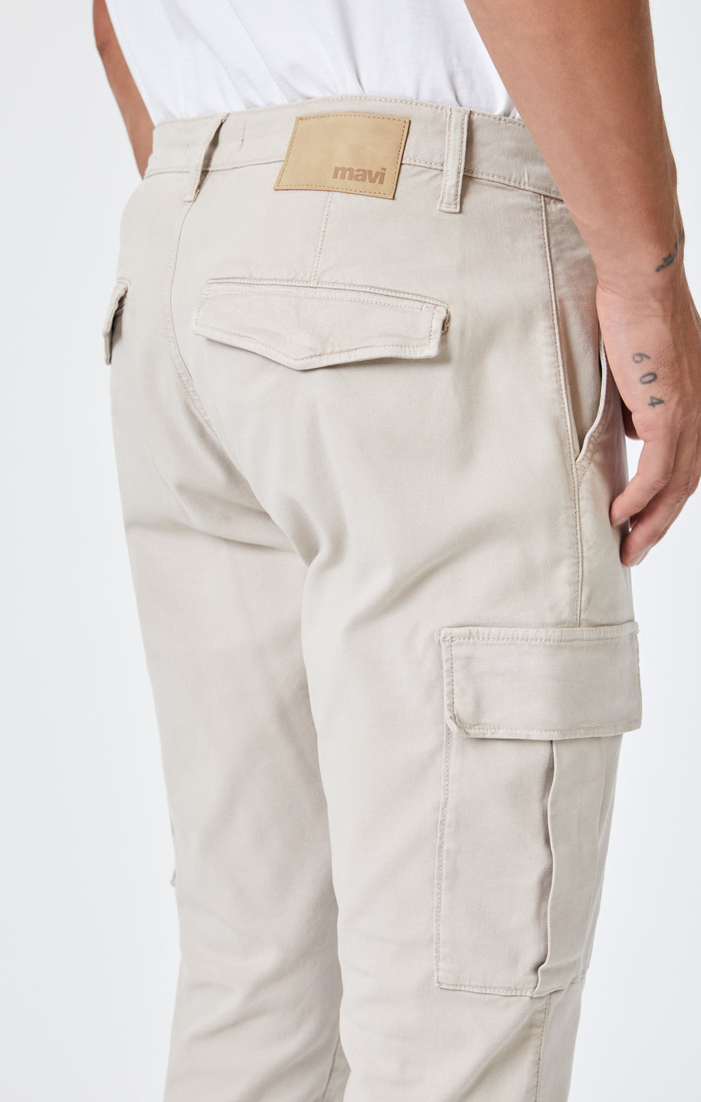 SAM SLIM STRAIGHT CARGO IN SILVER GRAY LUXE TWILL - Mavi Jeans