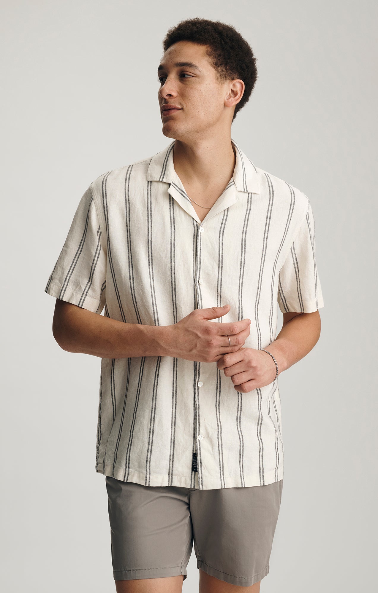 LINEN CAMP COLLAR SHORT SLEEVE SHIRT IN OFF WHITE - Mavi Jeans