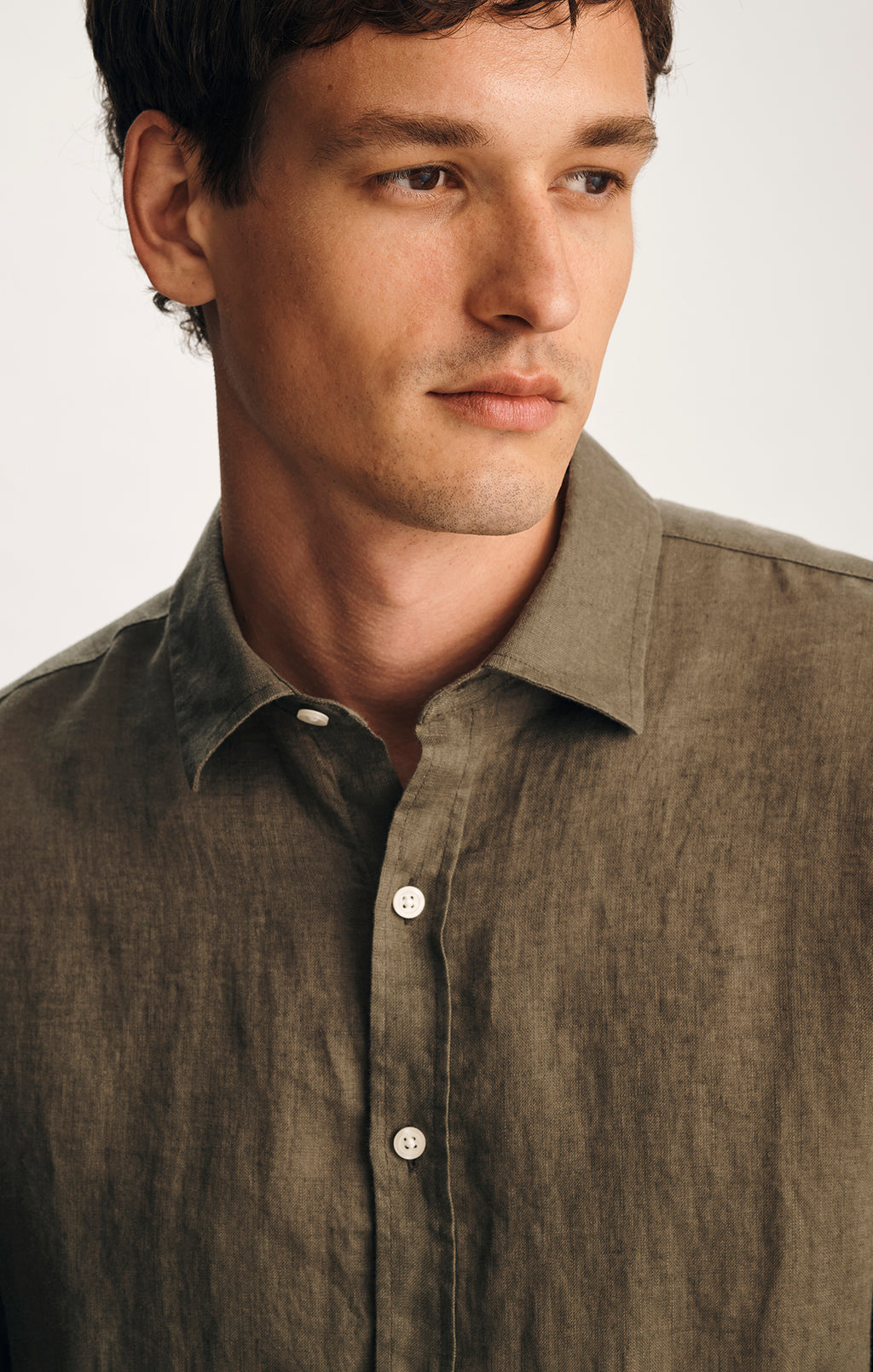 LINEN BUTTON-UP SHIRT IN DUSTY OLIVE - Mavi Jeans