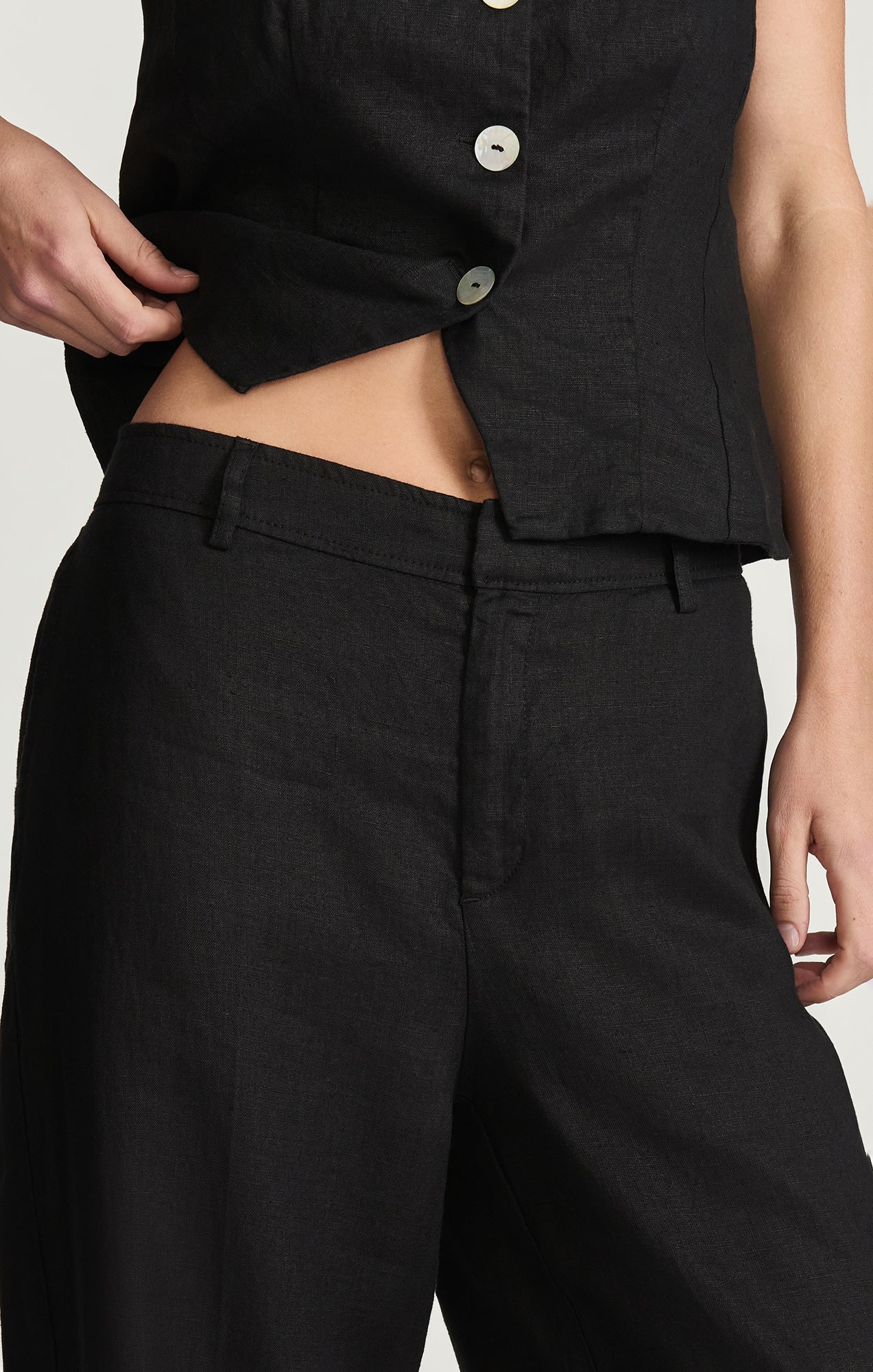 LINEN STRAIGHT LEG PANTS IN BLACK - Mavi Jeans
