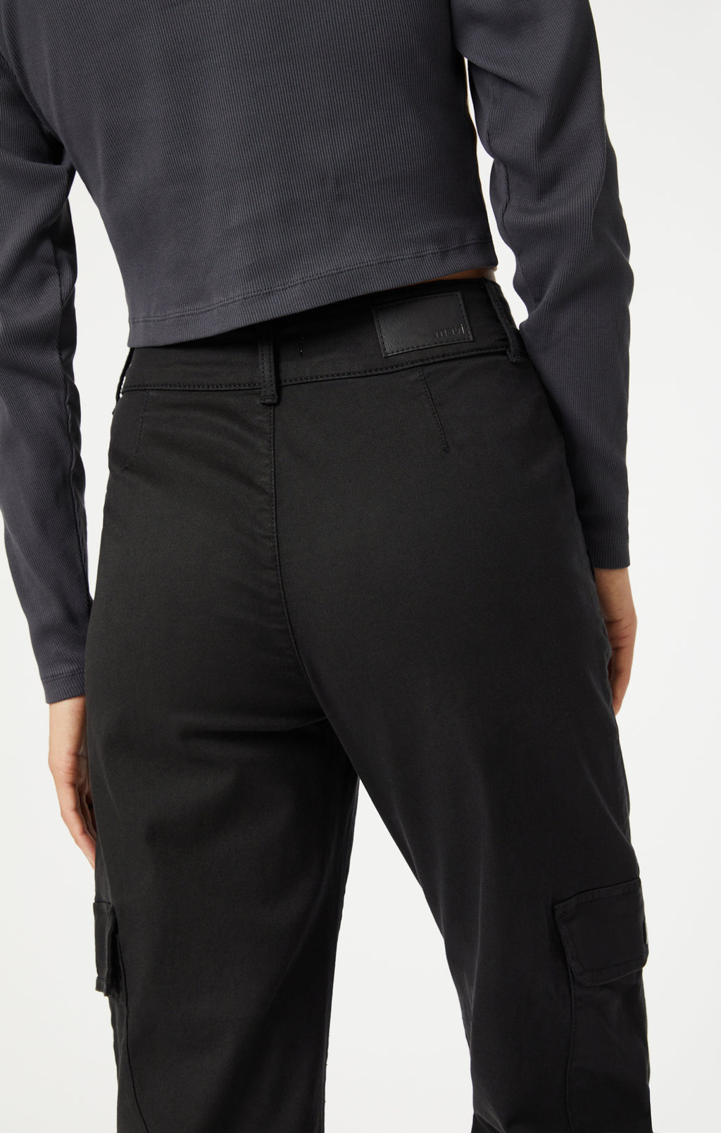 ELSIE CARGO PANTS IN BLACK LUXE TWILL - Mavi Jeans