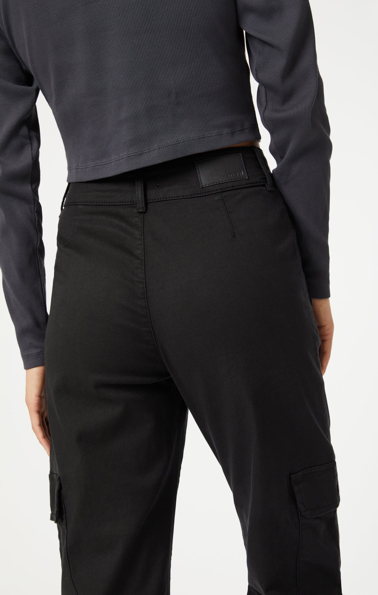 ELSIE CARGO PANTS IN BLACK LUXE TWILL - Mavi Jeans