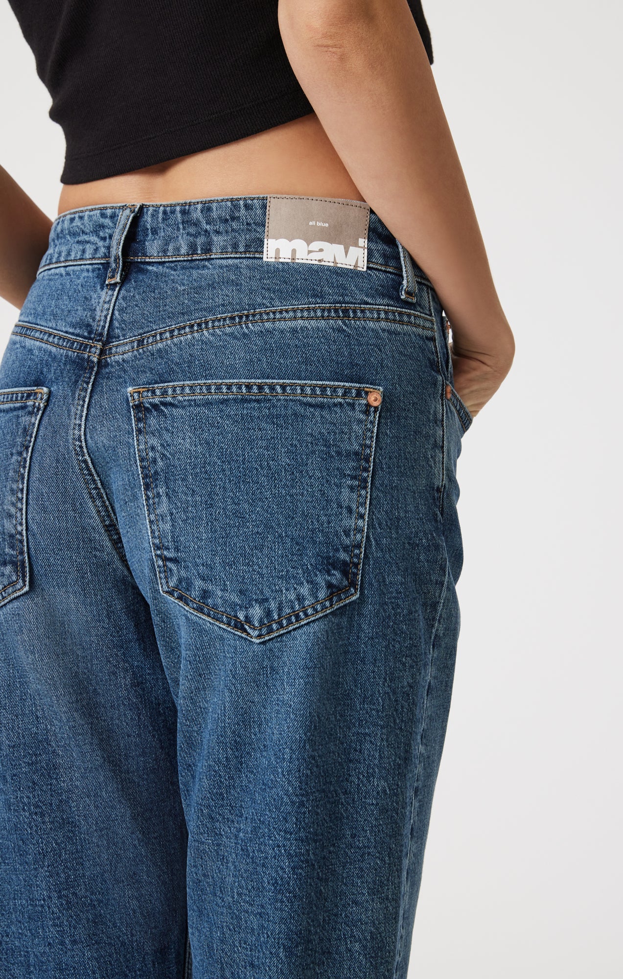 SAVANNAH CUFFED STRAIGHT LEG IN SHADED CLASSIC BLUE - Mavi Jeans