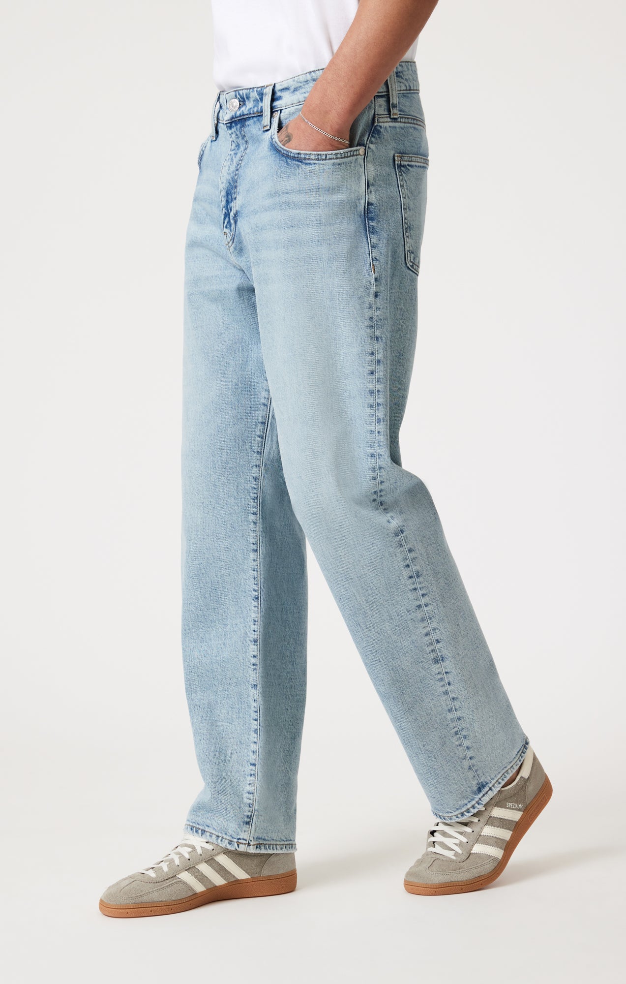 MARCEL LOOSE STRAIGHT LEG IN BLEACHED CLASSIC BLUE - Mavi Jeans