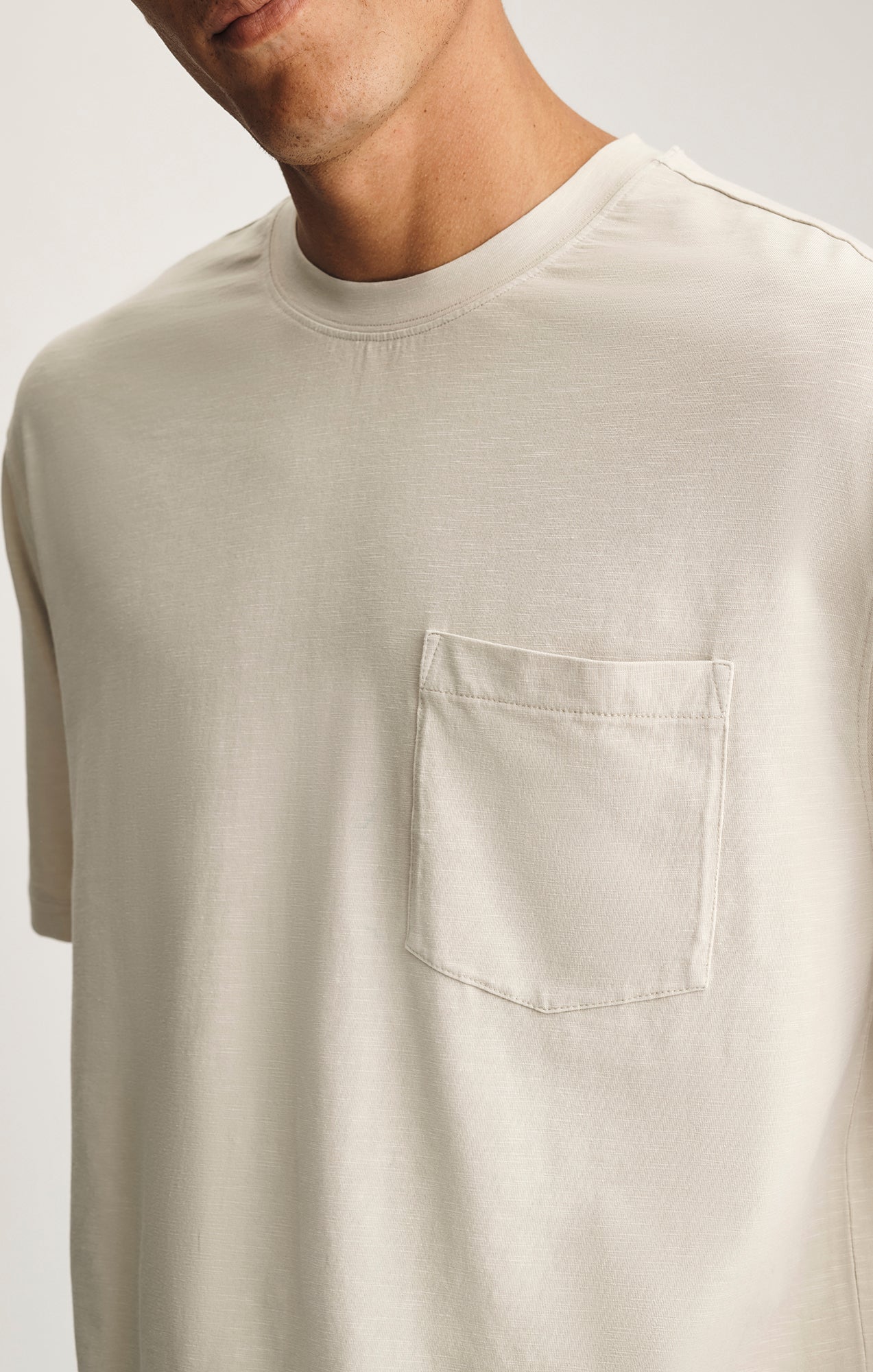 SLUB POCKET T-SHIRT IN PELICAN