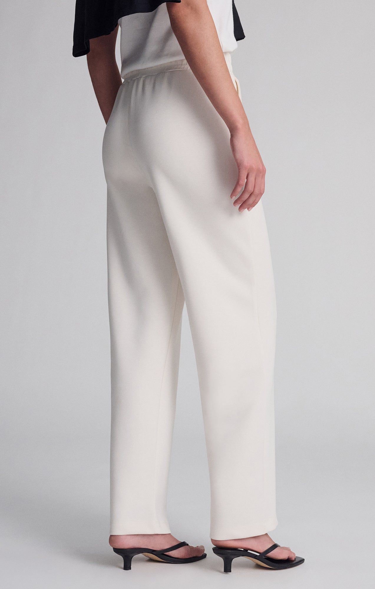 SPORTY LUXE TENCEL™ PANTS IN COCONUT MILK - Mavi Jeans