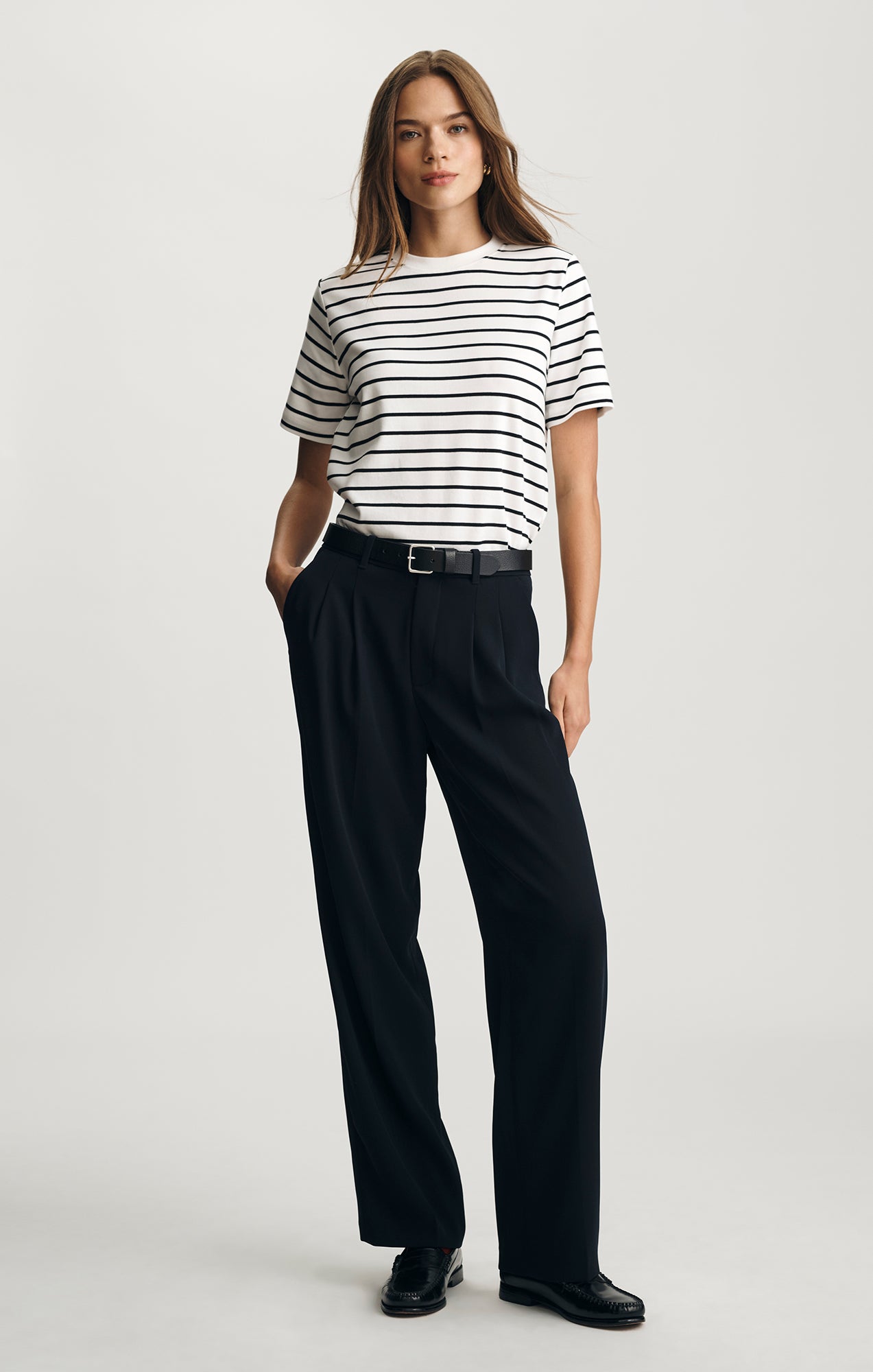 BASIC CREW NECK T-SHIRT IN BLACK WHITE STRIPE