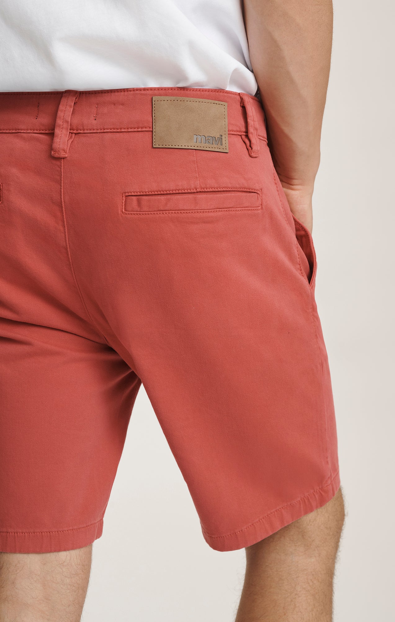 JACOB CROP SHORTS IN BUBBLEGUM CASUAL TWILL - Mavi Jeans