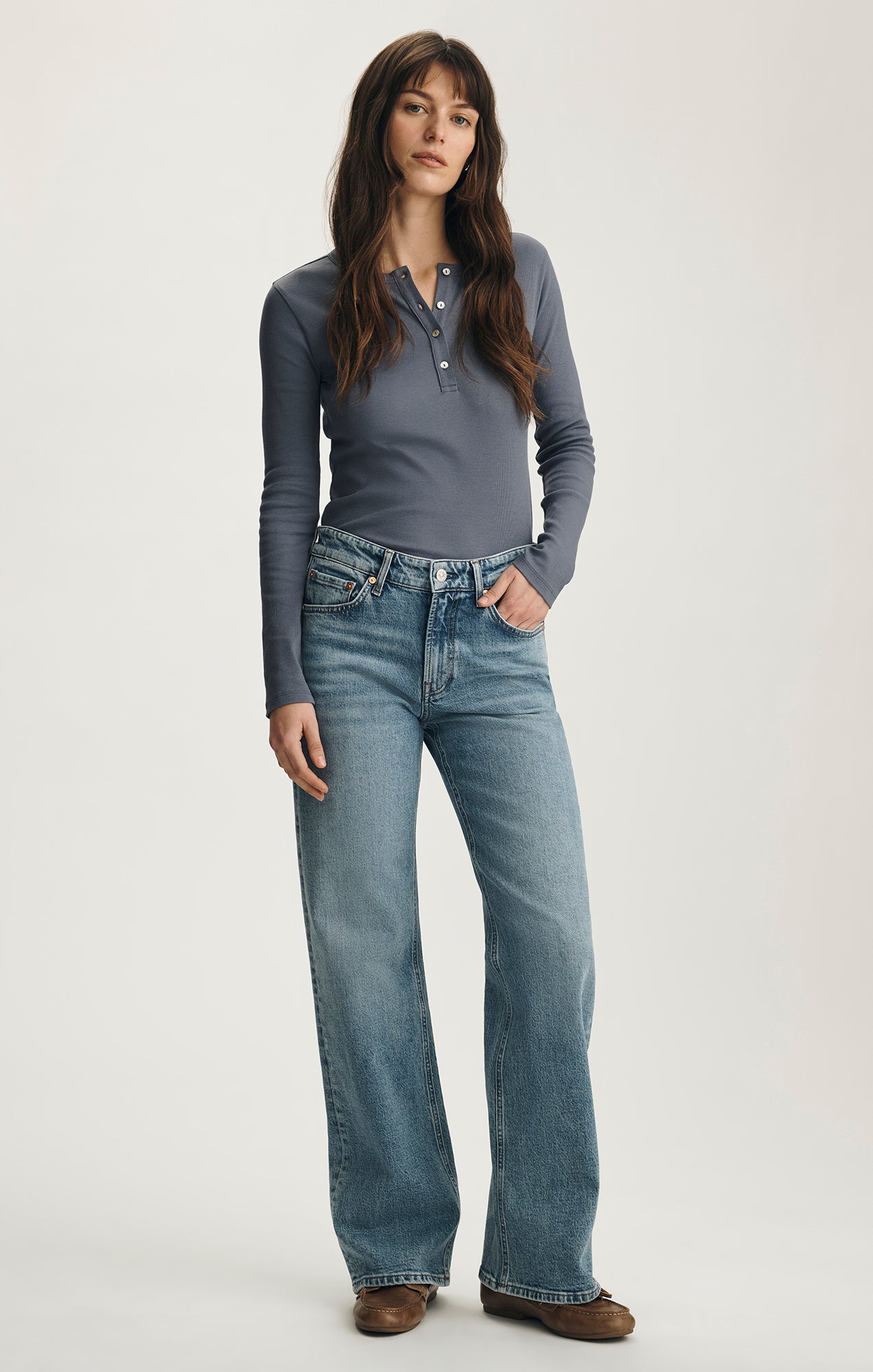 TAYLOR STRAIGHT LEG IN MID BRUSHED CLASSIC BLUE - Mavi Jeans