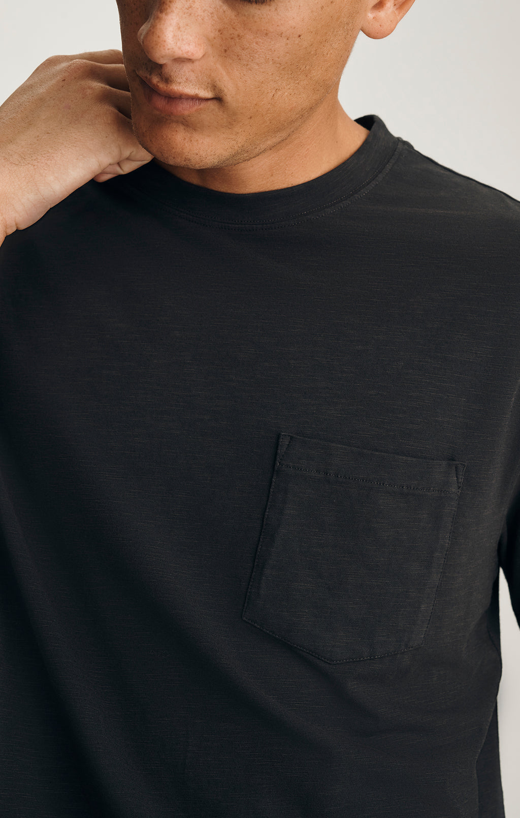 SLUB POCKET T-SHIRT IN PIRATE BLACK