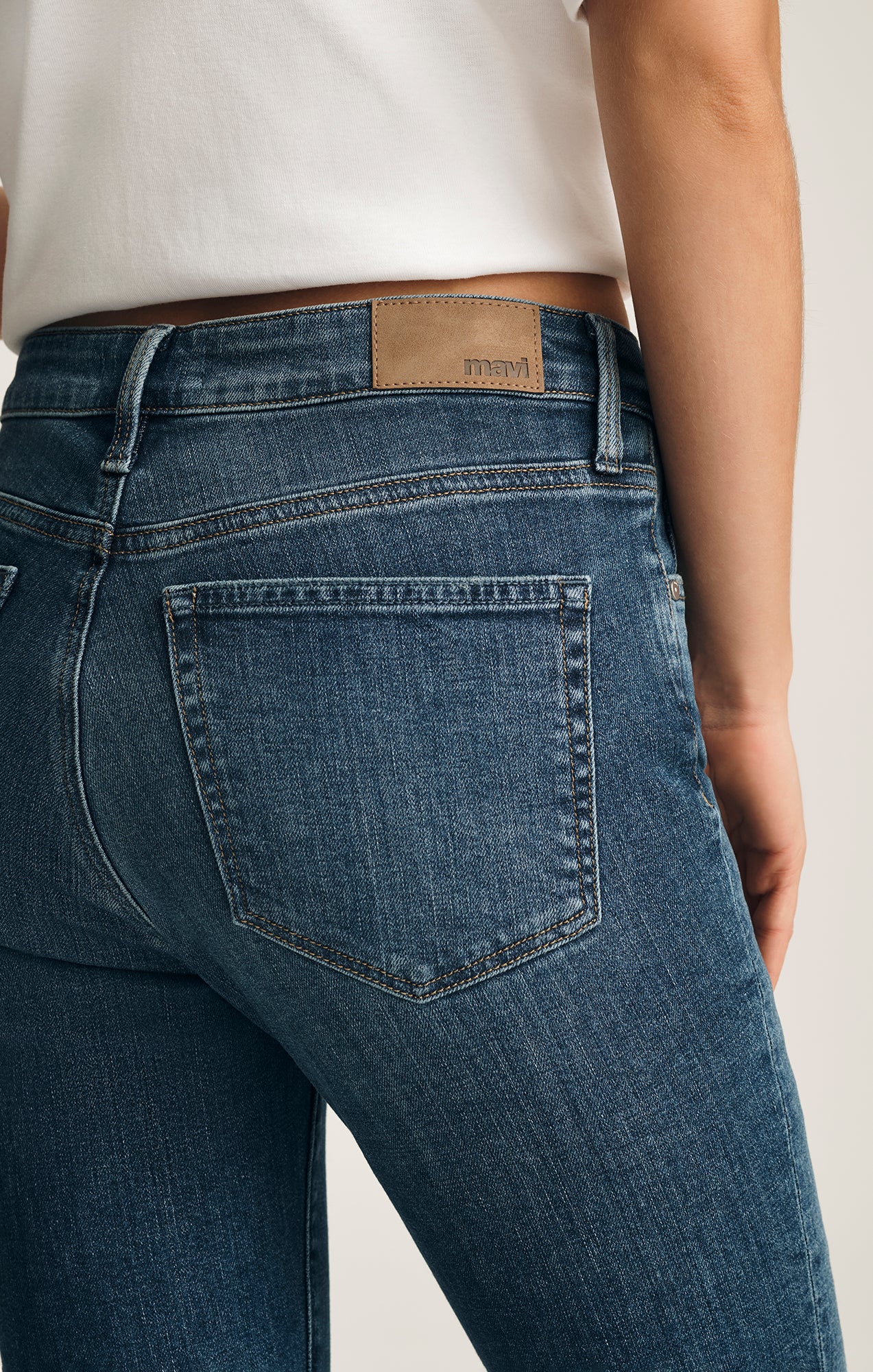 KATHLEEN SLIM BOYFRIEND IN DARK BRUSHED FLEX BLUE - Mavi Jeans