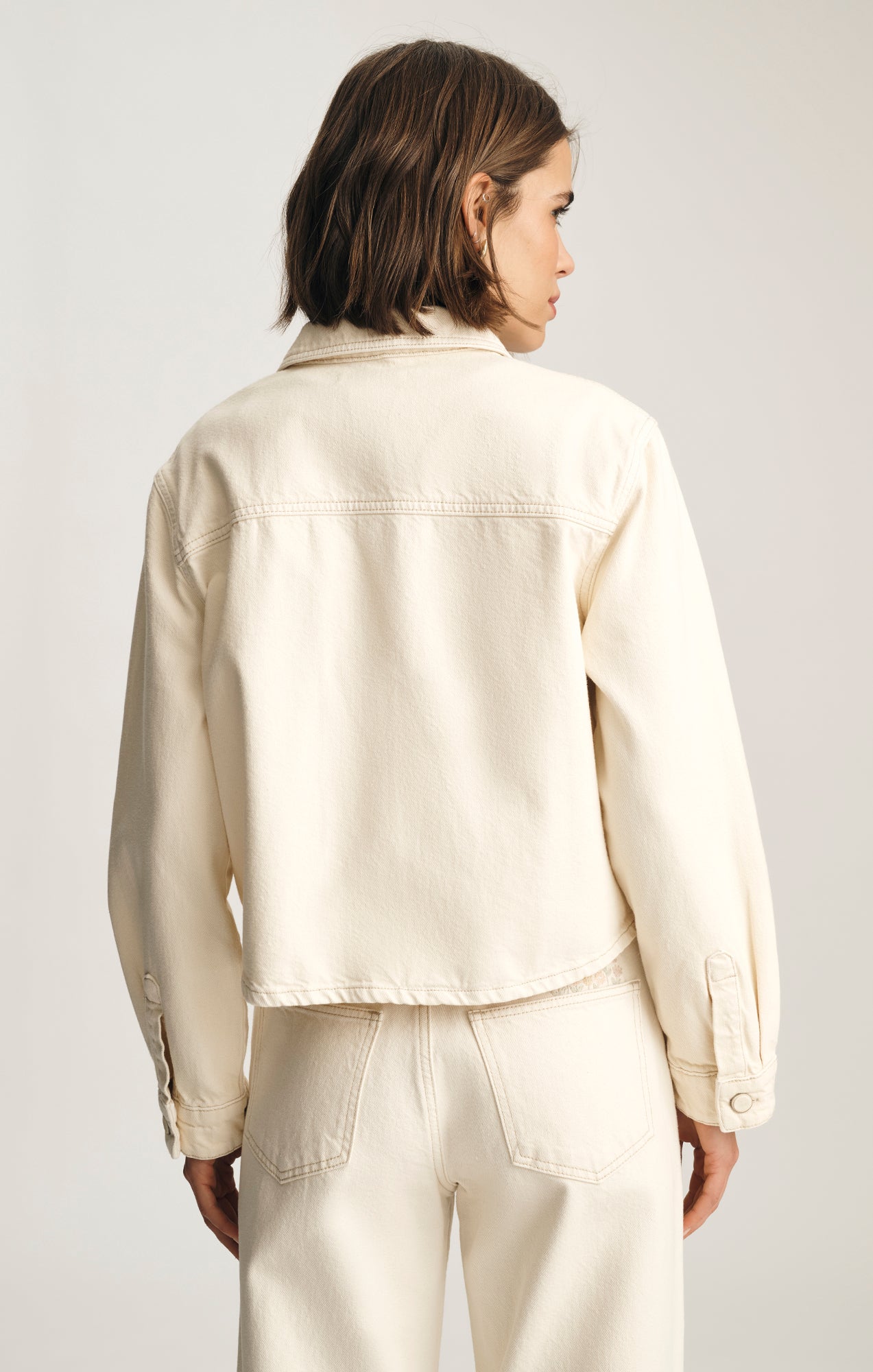PAOLA CROPPED DENIM OVERSHIRT IN CREAM DENIM