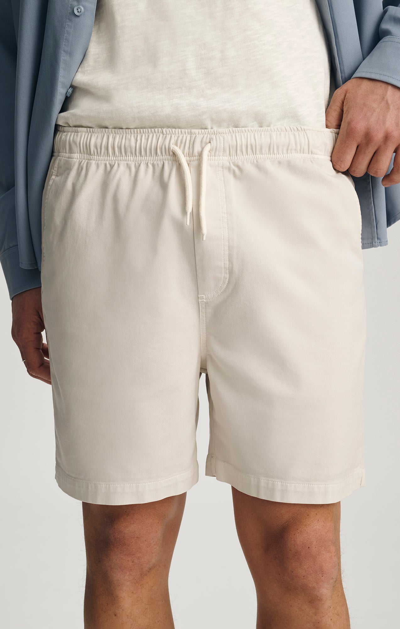 TENCEL DRAWSTRING 7" INSEAM SHORTS IN LUNAR ROCK - Mavi Jeans