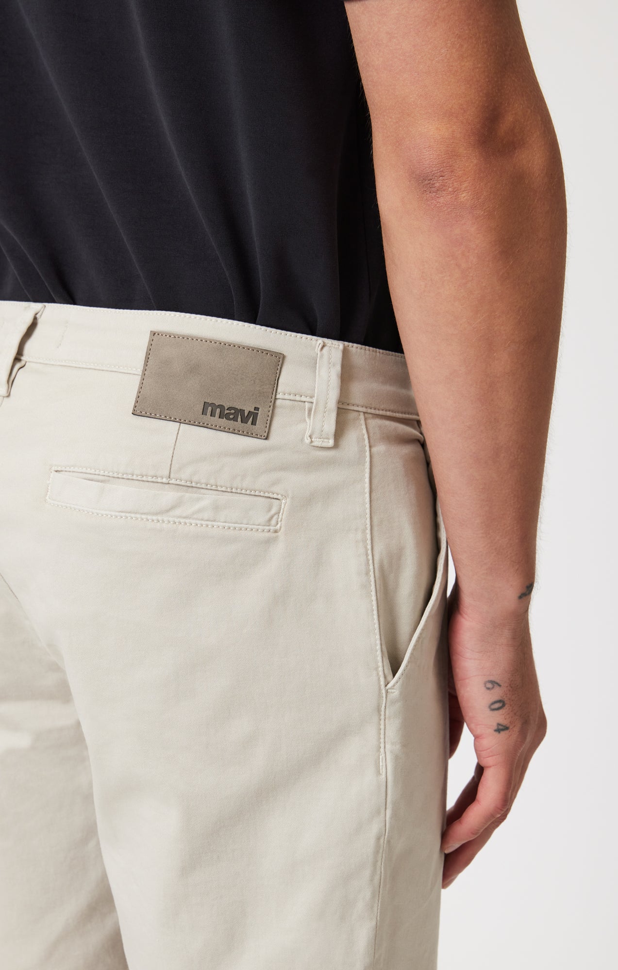 JACOB CROP SHORTS IN FROST CASUAL TWILL - Mavi Jeans