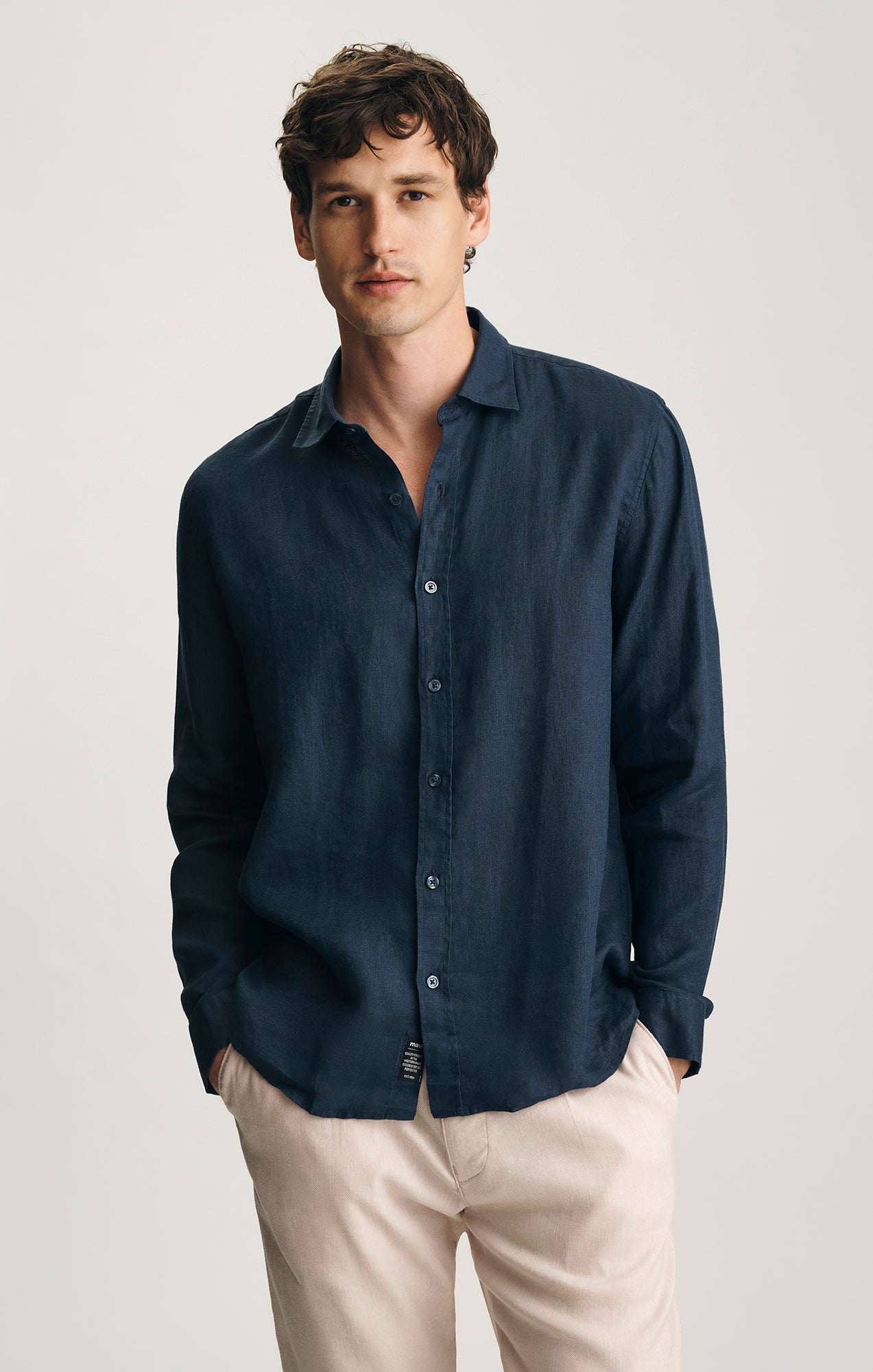 LINEN BUTTON-UP SHIRT IN BLACK IRIS - Mavi Jeans