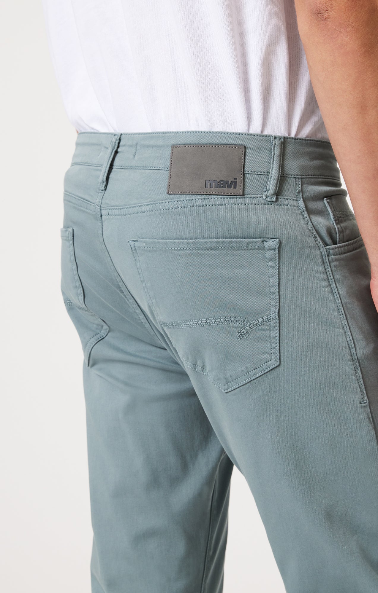 ZACH STRAIGHT LEG IN BLUE CASUAL TWILL - Mavi Jeans