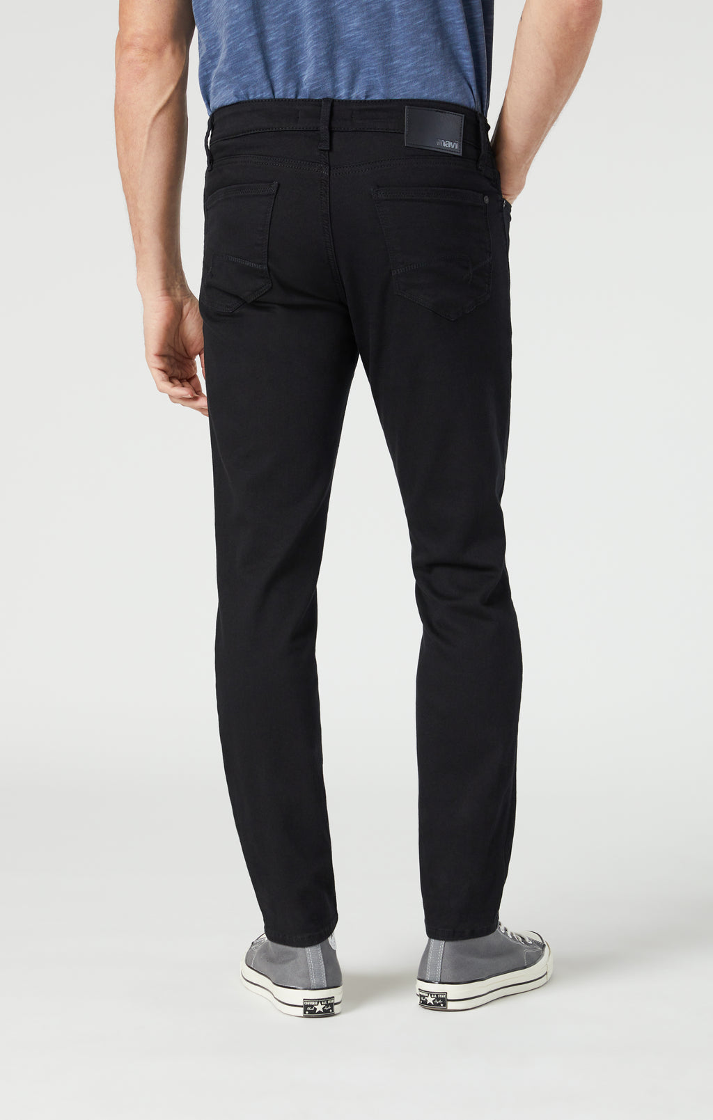 STEVE ATHLETIC FIT IN BLACK SUPERMOVE - Mavi Jeans