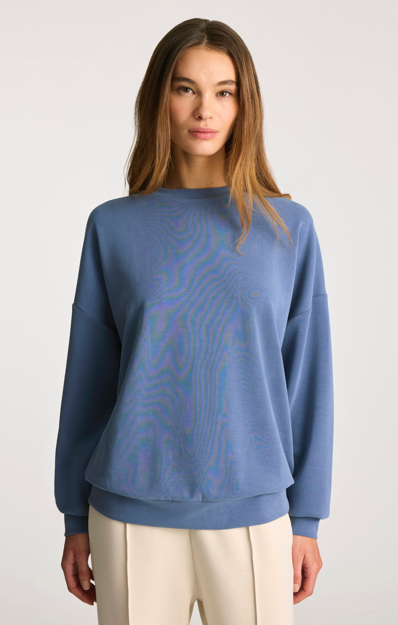 LUXE TOUCH TENCEL™ SWEATSHIRT IN BIJOU BLUE - Mavi Jeans