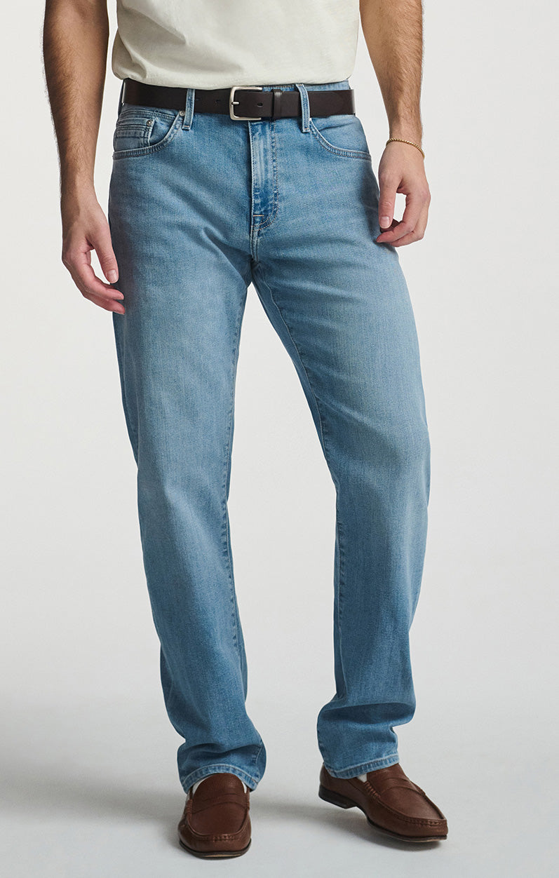 ZACH STRAIGHT LEG IN BLEACHED WILLIAMSBURG - Mavi Jeans