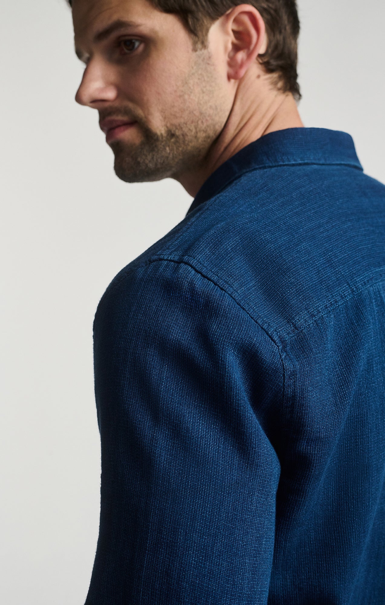 ONE POCKET LONG SLEEVE BUTTON-UP SHIRT IN INDIGO - Mavi Jeans