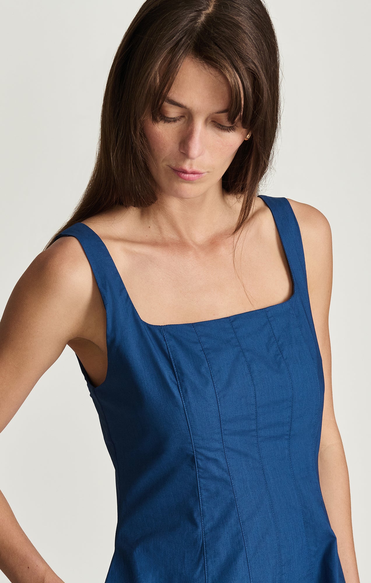 SQUARE NECK SEAMED MINI DRESS IN NAVY PEONY - Mavi Jeans