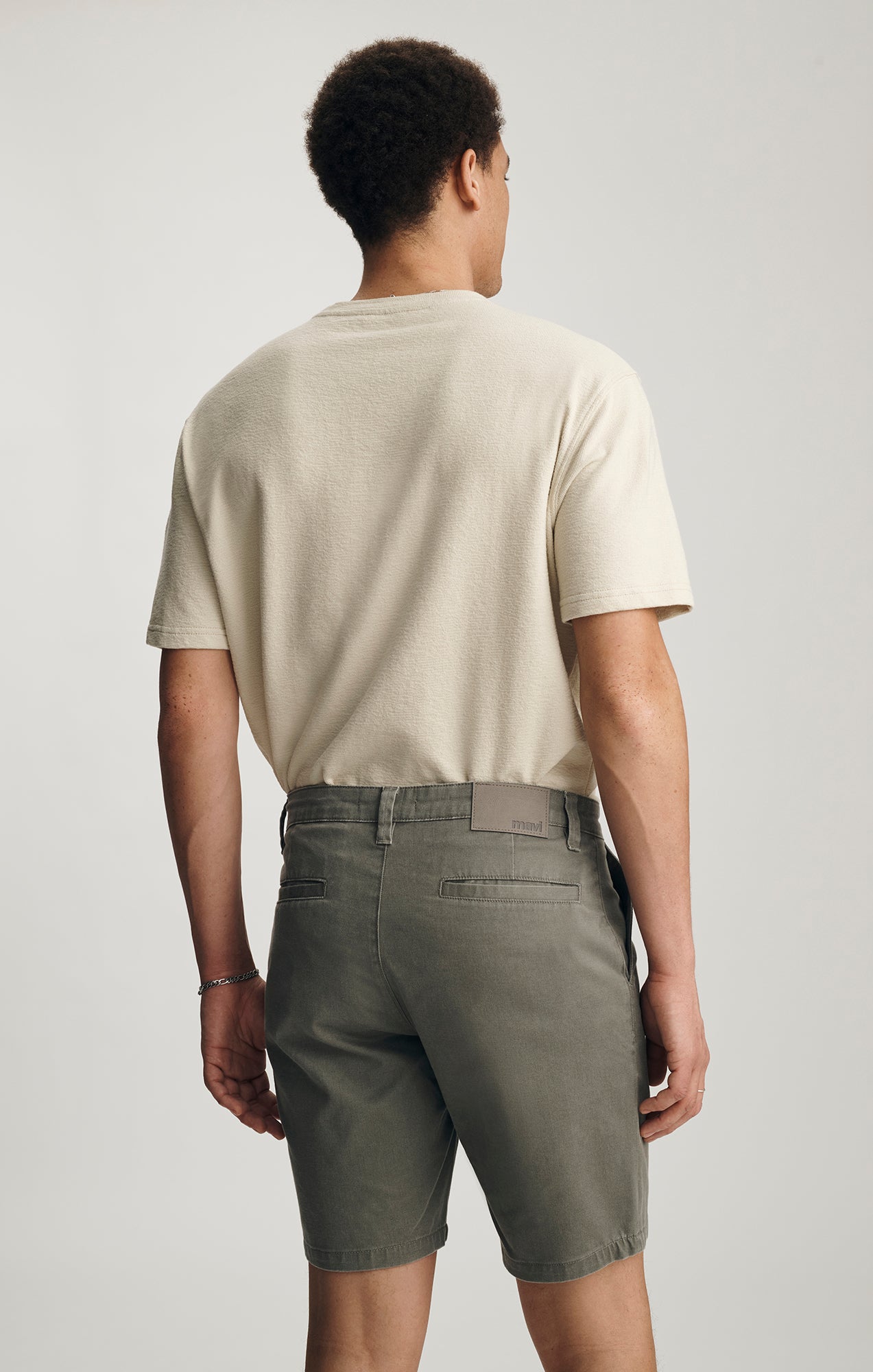 NOAH SHORTS IN OLIVE VINTAGE COLORED - Mavi Jeans