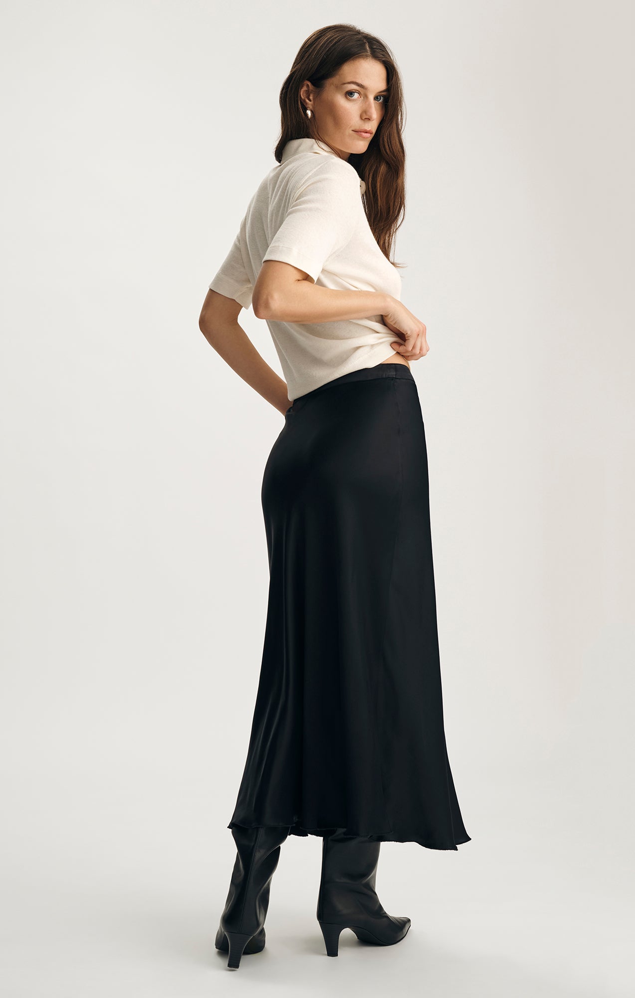 SATIN MIDI SKIRT IN BLACK