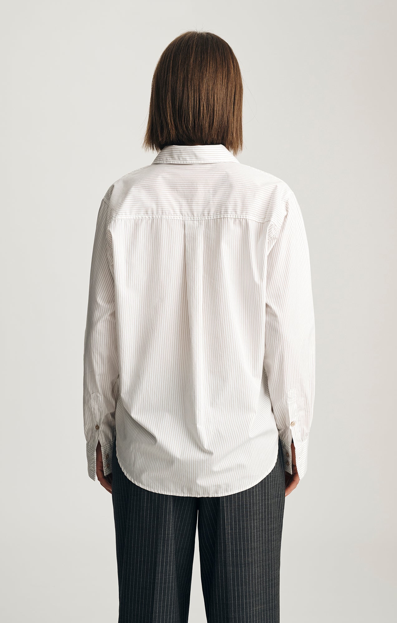 LONG SLEEVE BUTTON-UP SHIRT IN BEIGE STRIPE