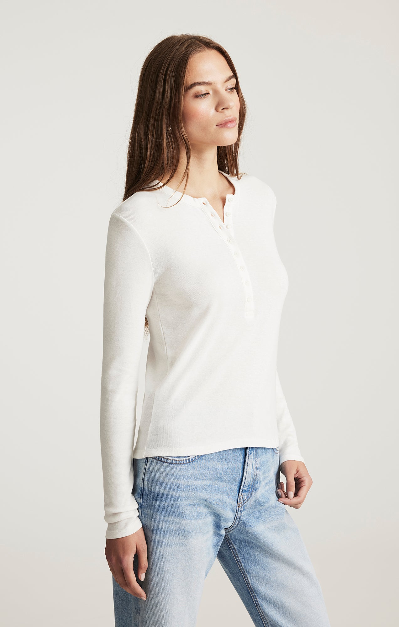 HENLEY LONG SLEEVE T-SHIRT IN ANTIQUE WHITE - Mavi Jeans