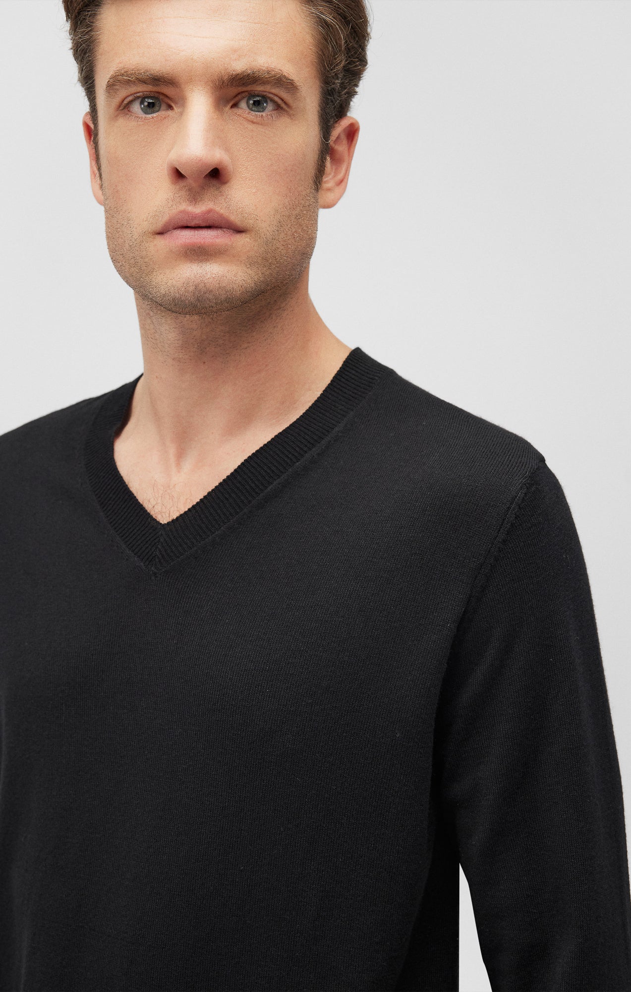 V-NECK SWEATER IN BLACK - Mavi Jeans