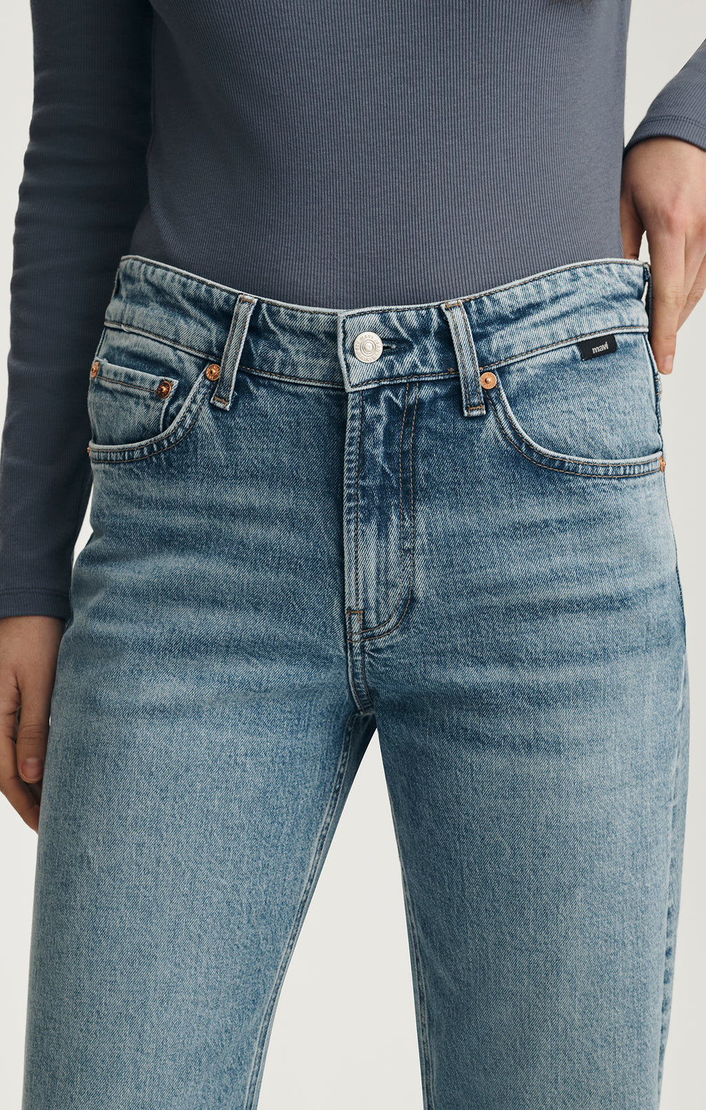 TAYLOR STRAIGHT LEG IN MID BRUSHED CLASSIC BLUE - Mavi Jeans