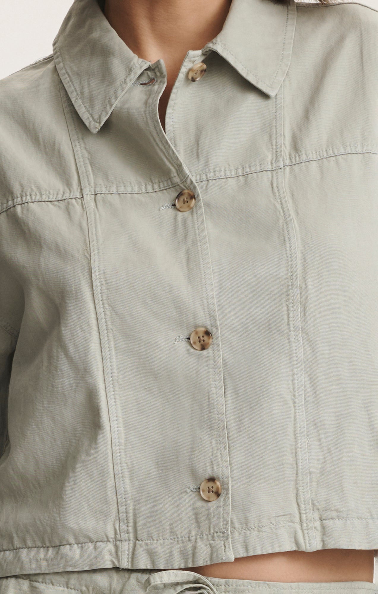 CROPPED TENCEL™ OVERSHIRT IN ABBEY STONE - Mavi Jeans