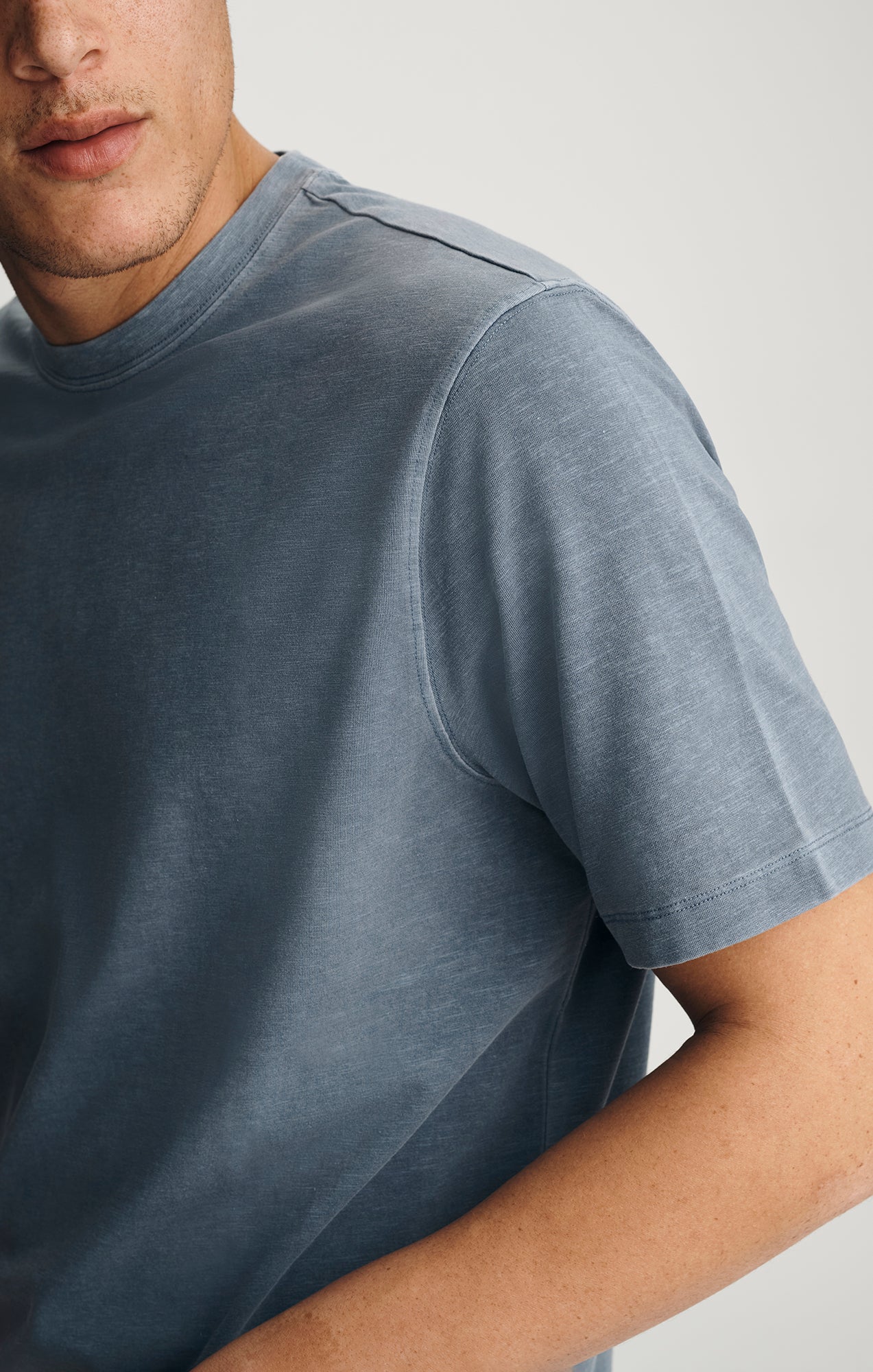 SOFT SLUB CREW NECK T-SHIRT IN FLINT STONE