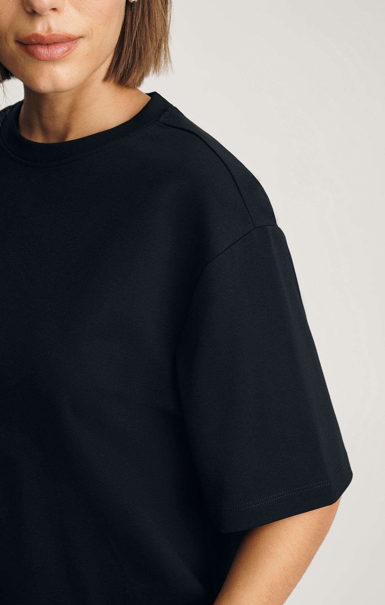 ZOE INTERLOCK CREW NECK T-SHIRT IN BLACK