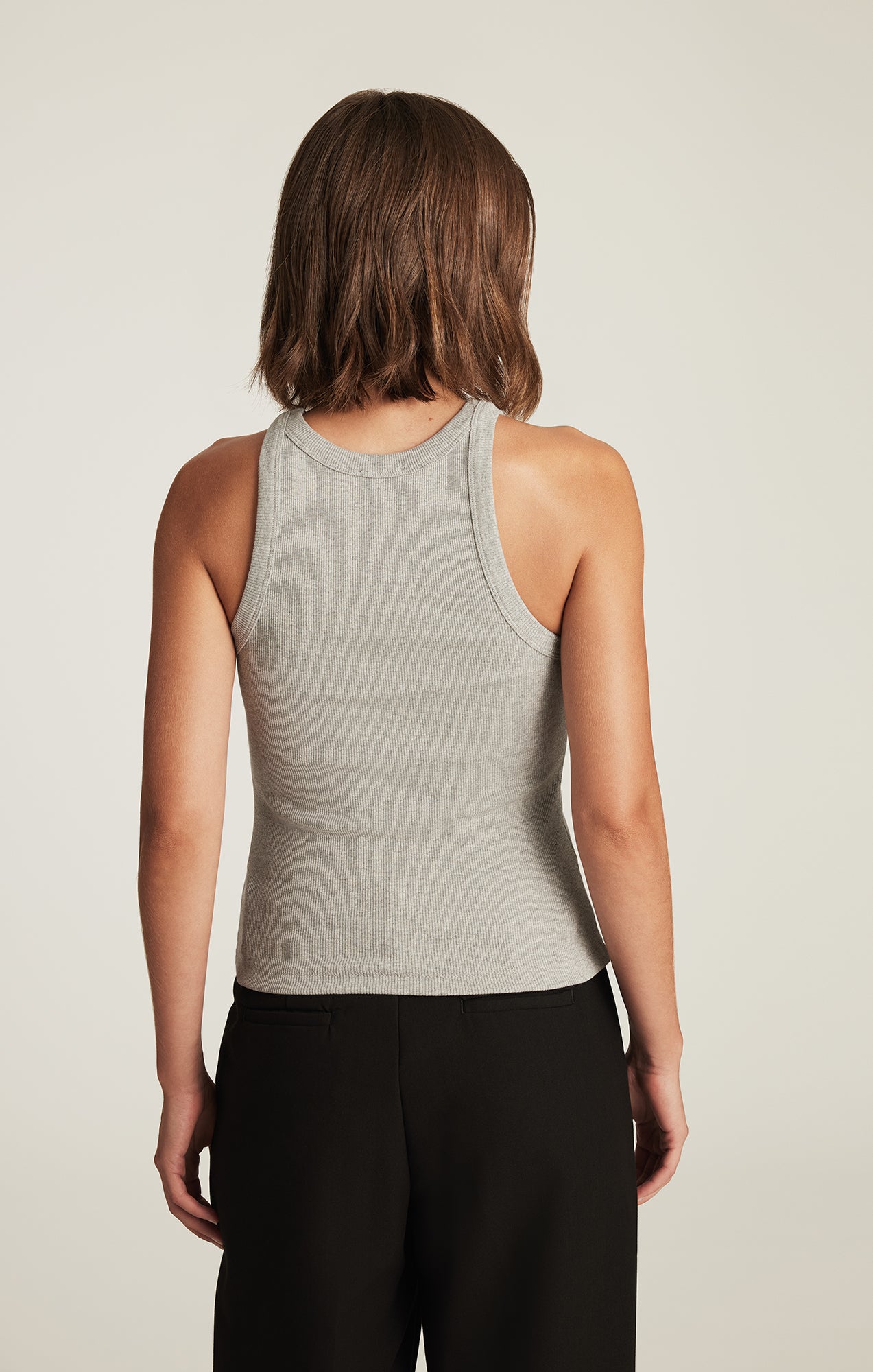 BASIC HIGH NECK TANK TOP IN LIGHT GREY MELANGE