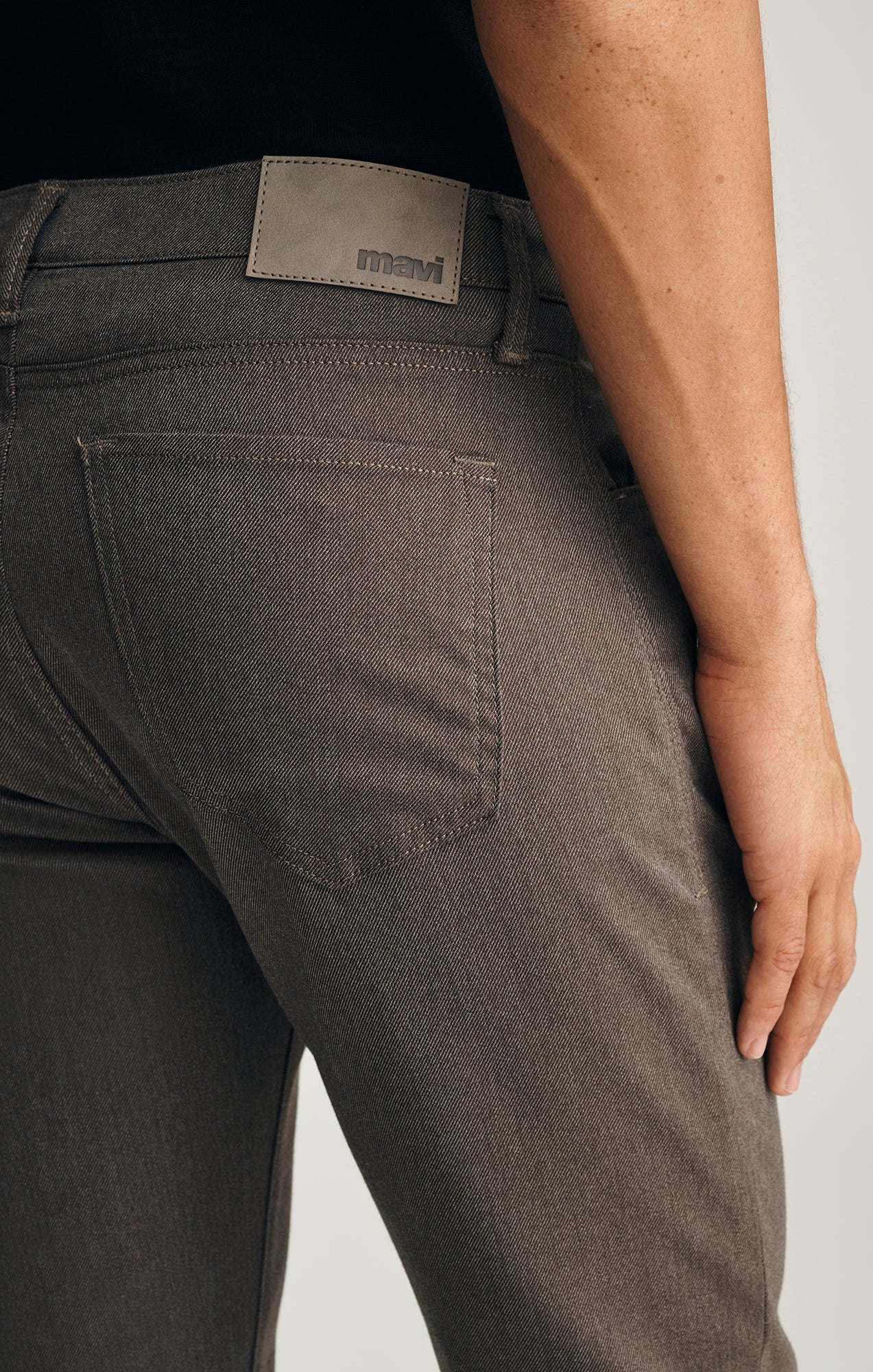 MARCUS SLIM STRAIGHT LEG IN BROWN FEATHER TWEED