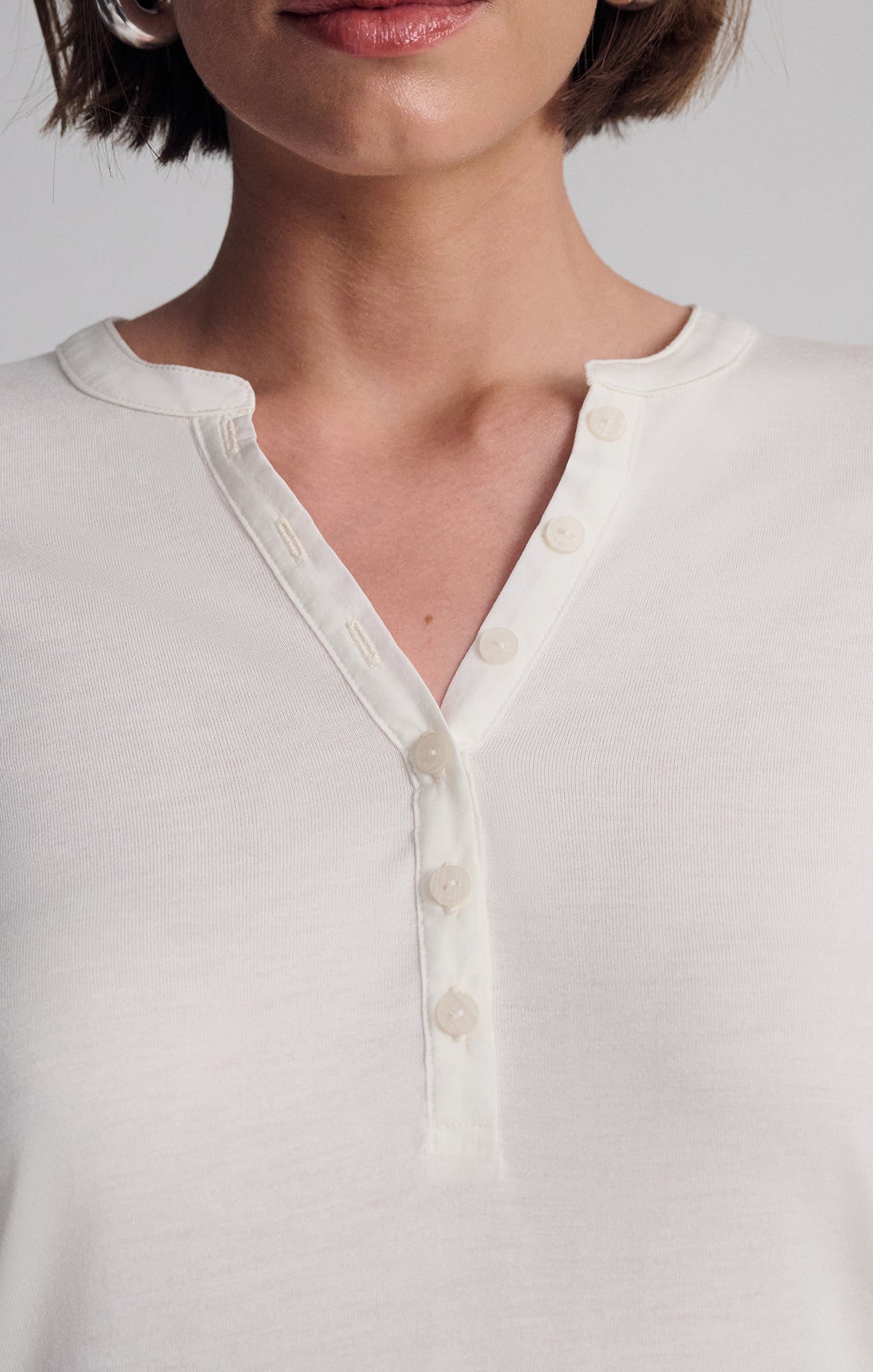 LONG SLEEVE BUTTON T-SHIRT IN COCONUT MILK - Mavi Jeans